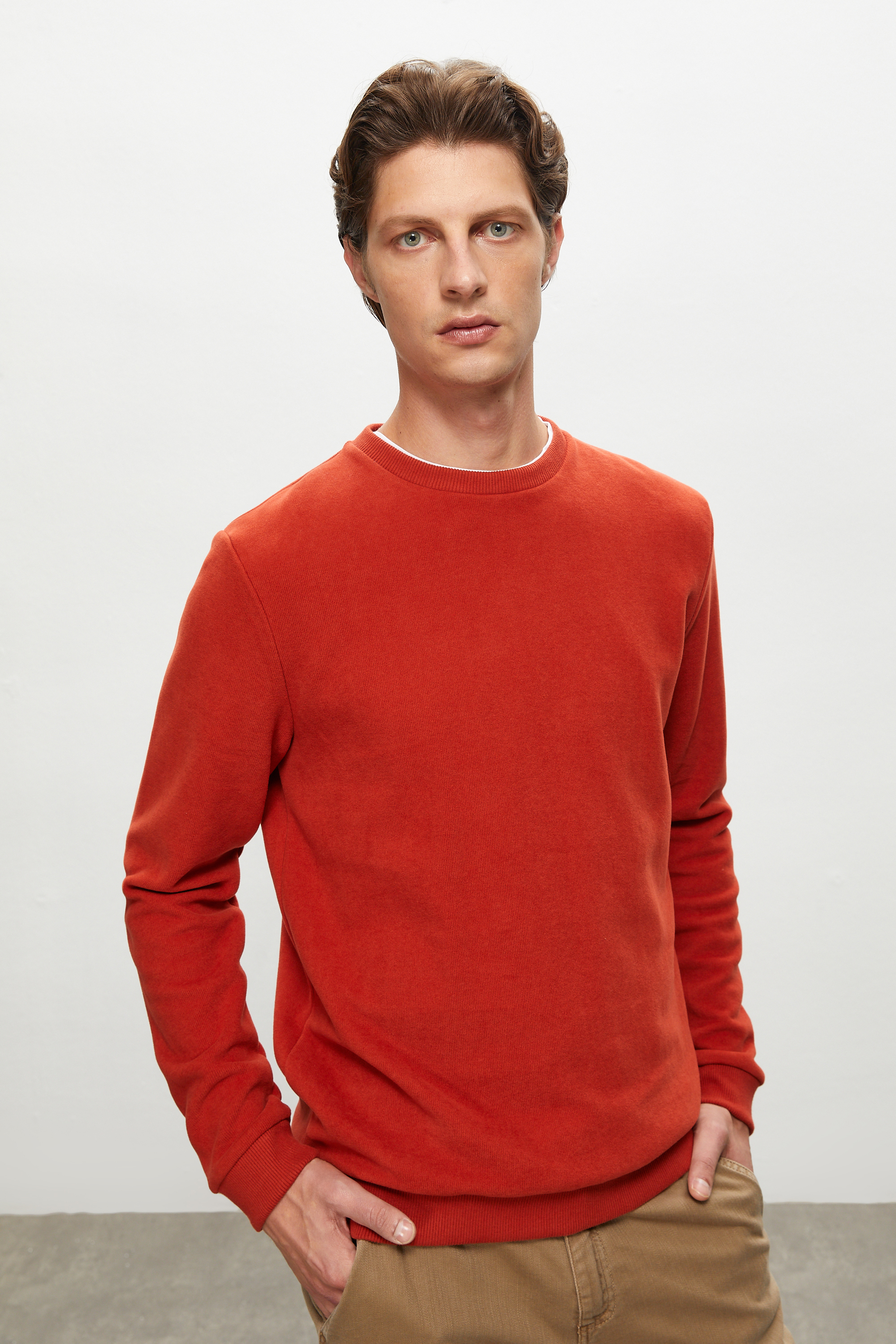 BİSİKLET YAKA SWEATSHIRT