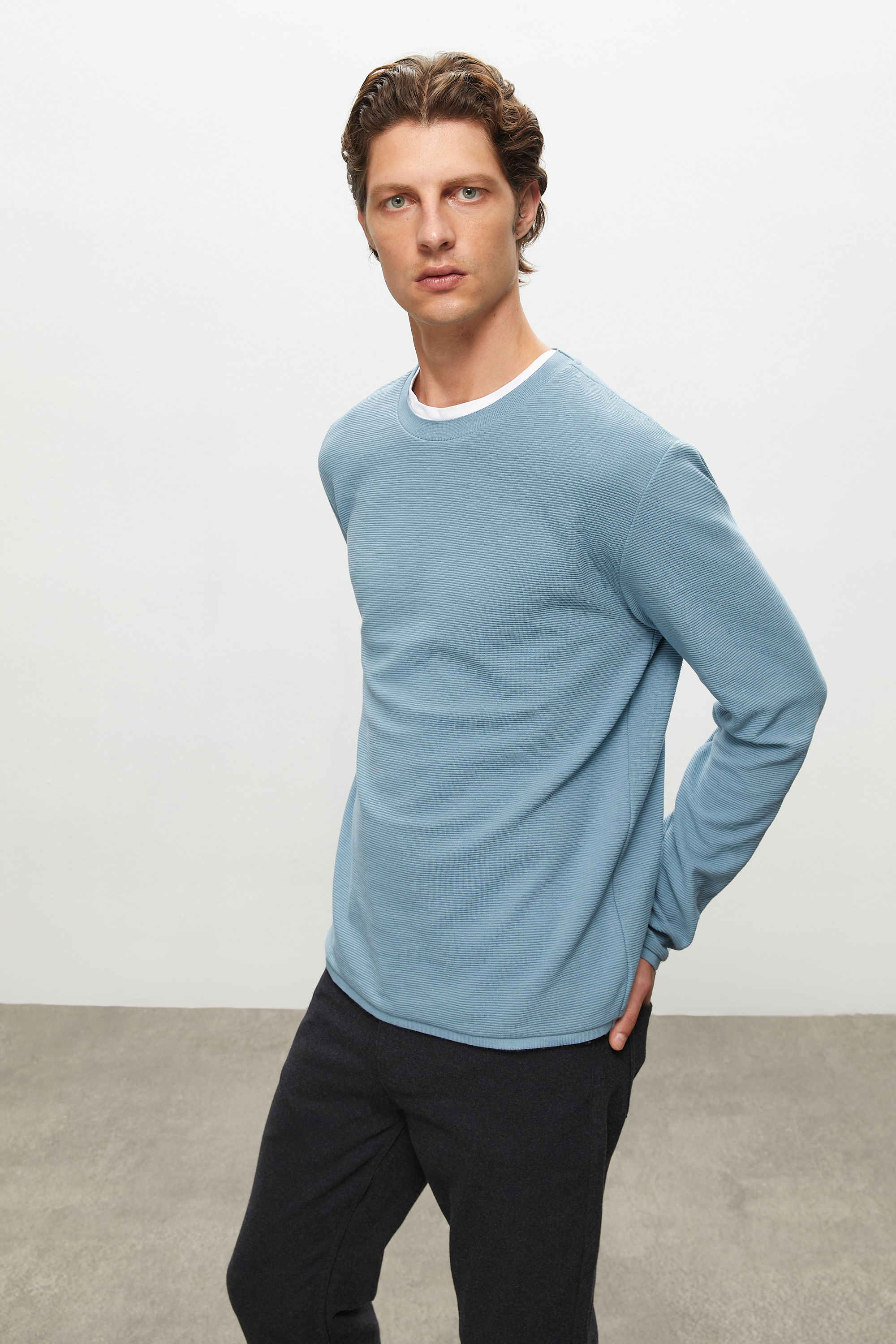 BİSİKLET YAKA SWEATSHIRT