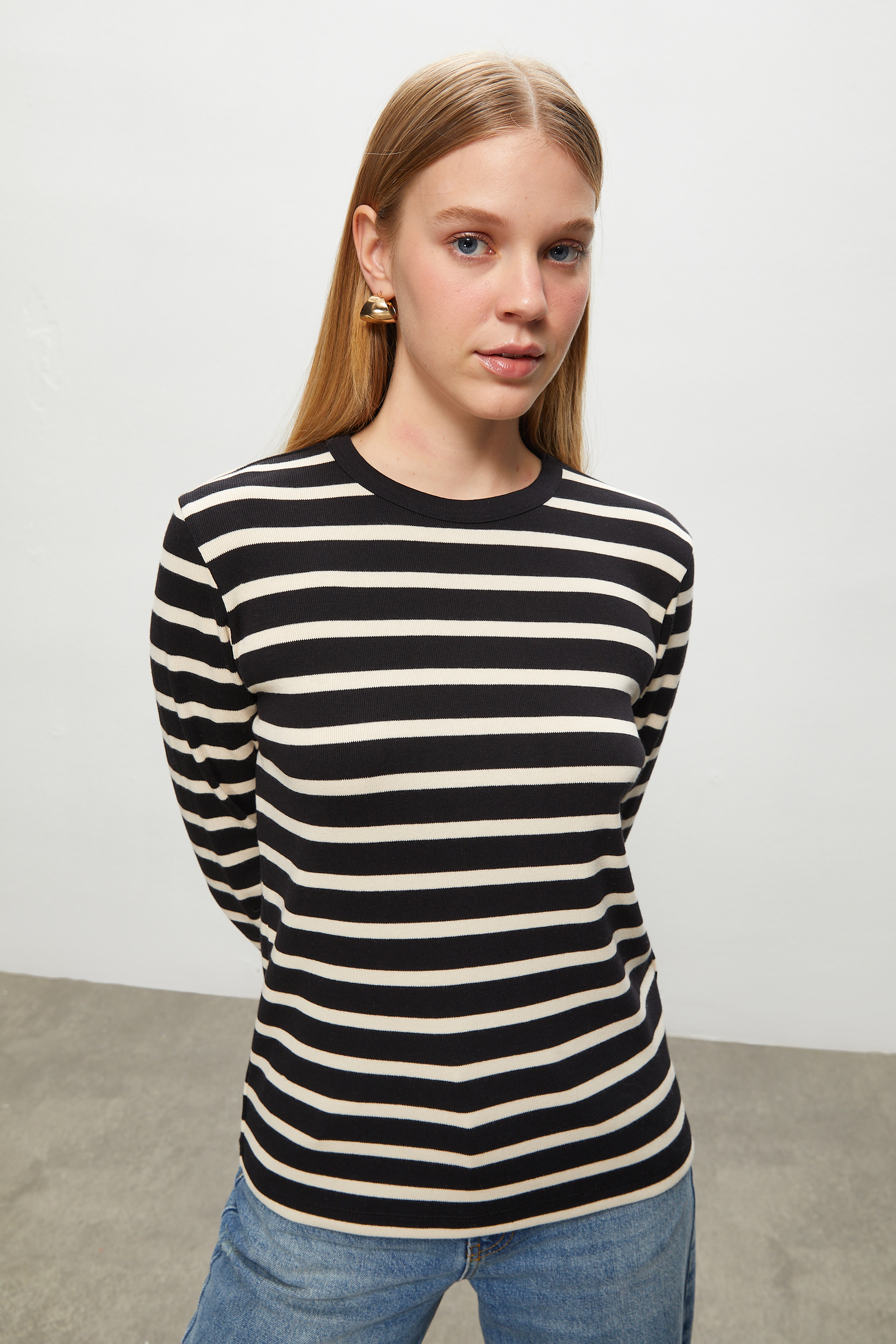 ÇİZGİLİ UZUN KOLLU T-SHIRT