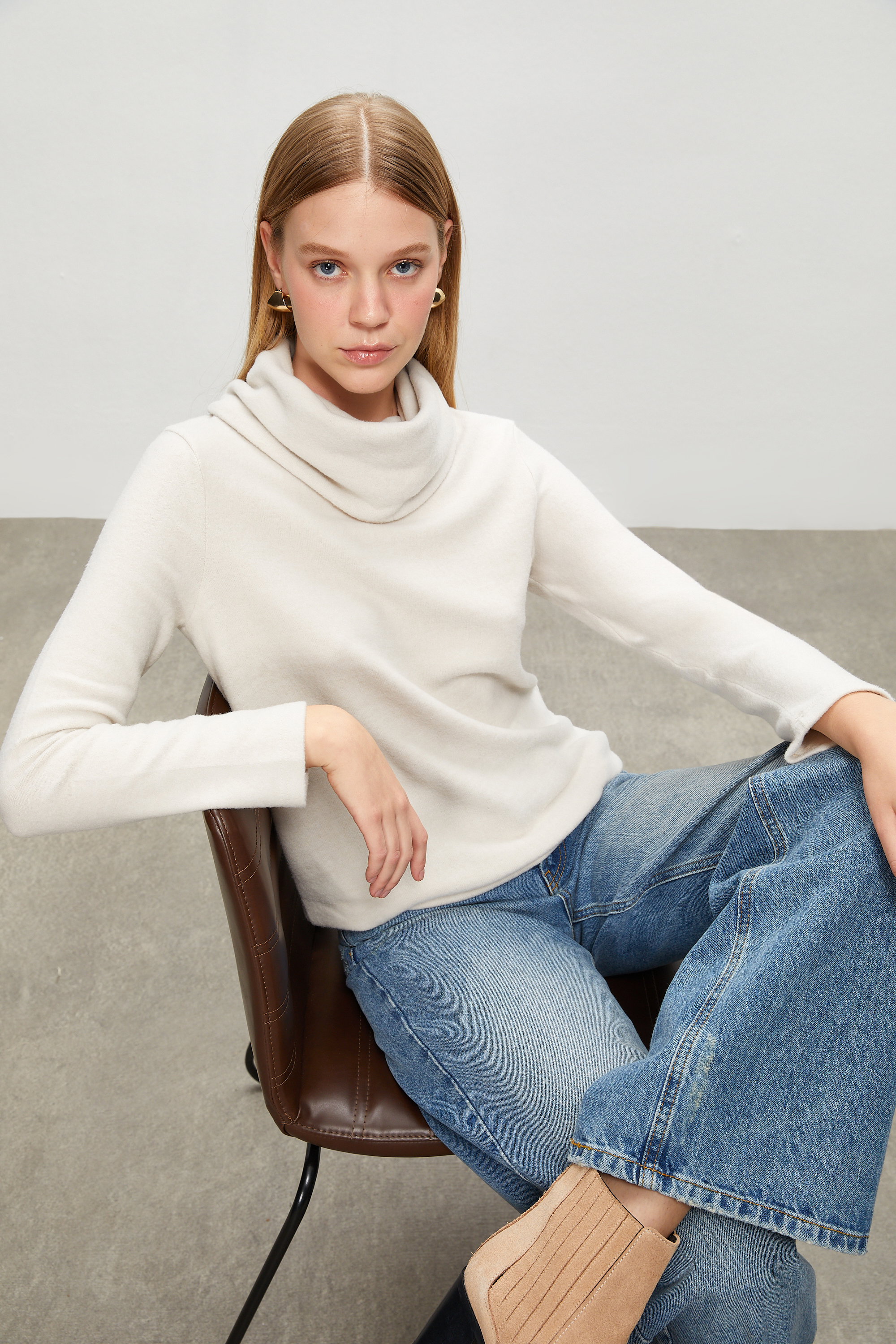 DEGAJE YAKA SWEATSHIRT