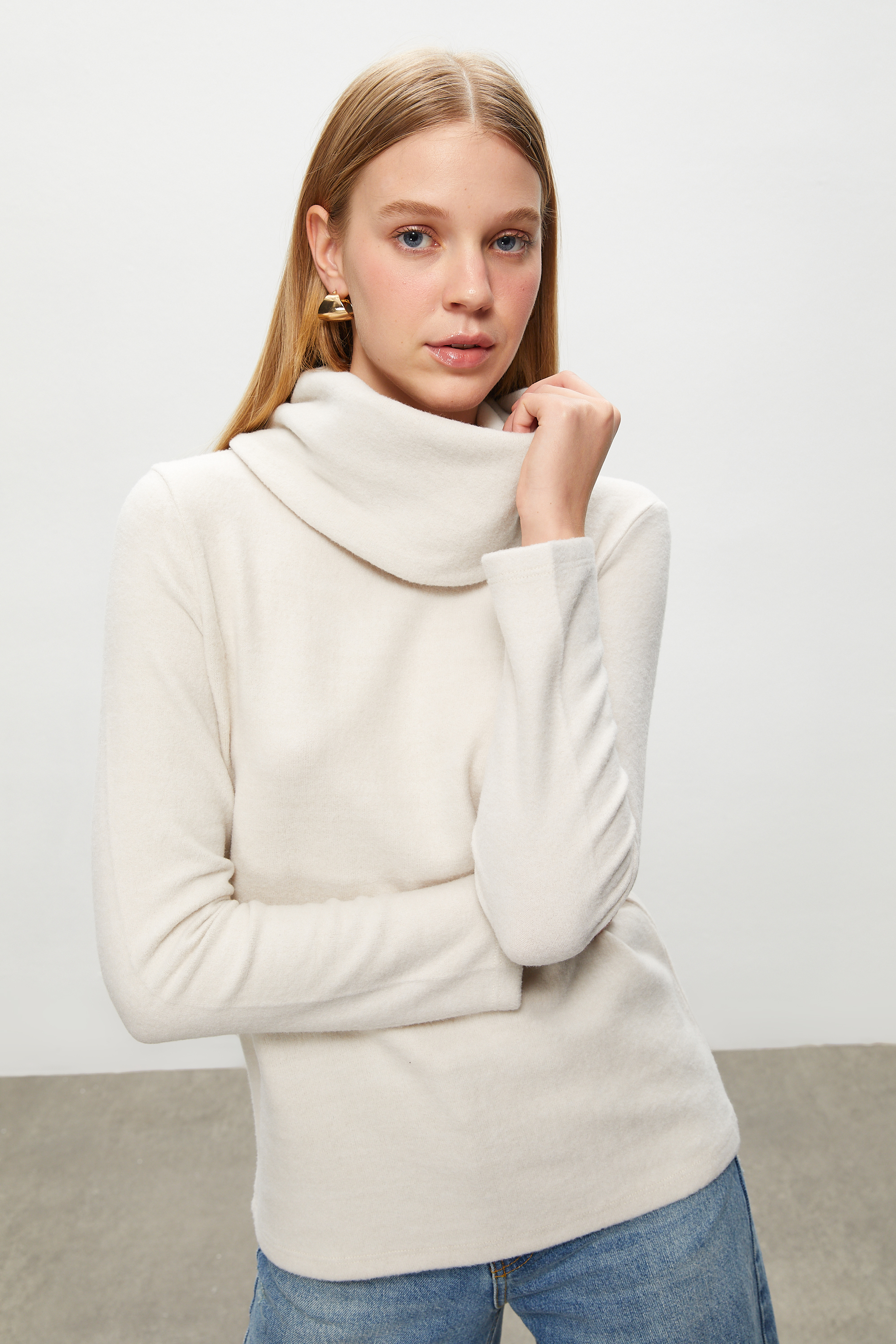 DEGAJE YAKA SWEATSHIRT