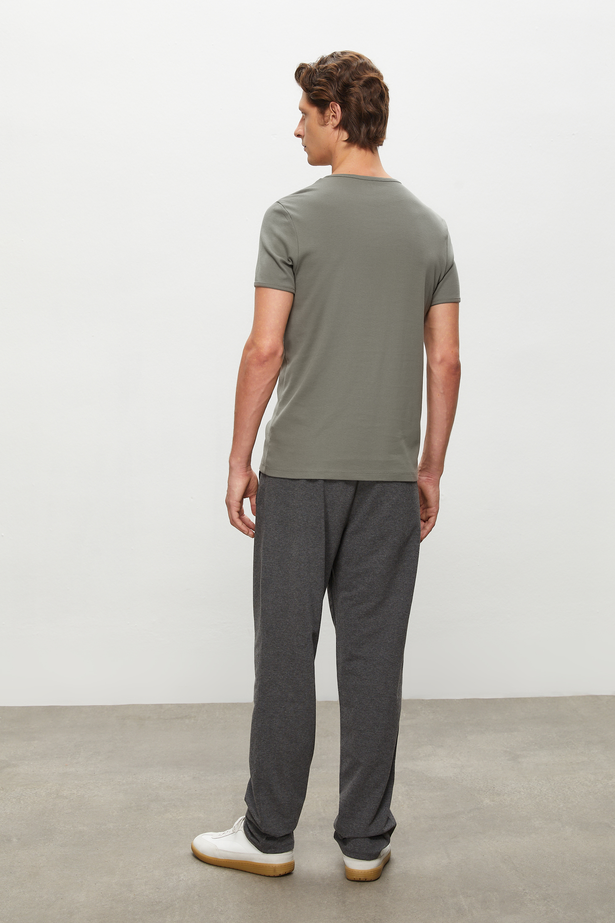 BİSİKLET YAKA KISA KOLLU T-SHIRT