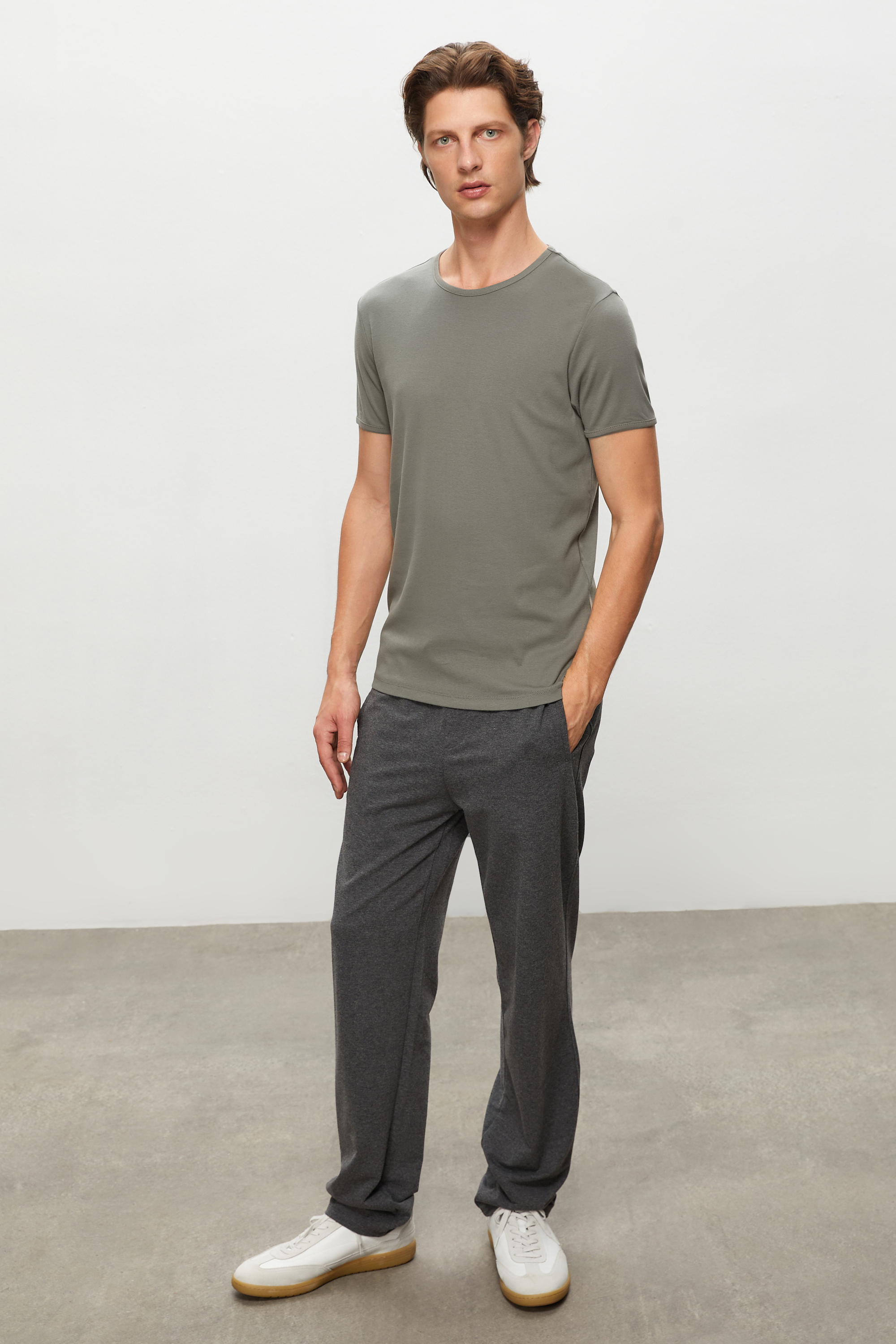 BİSİKLET YAKA KISA KOLLU T-SHIRT