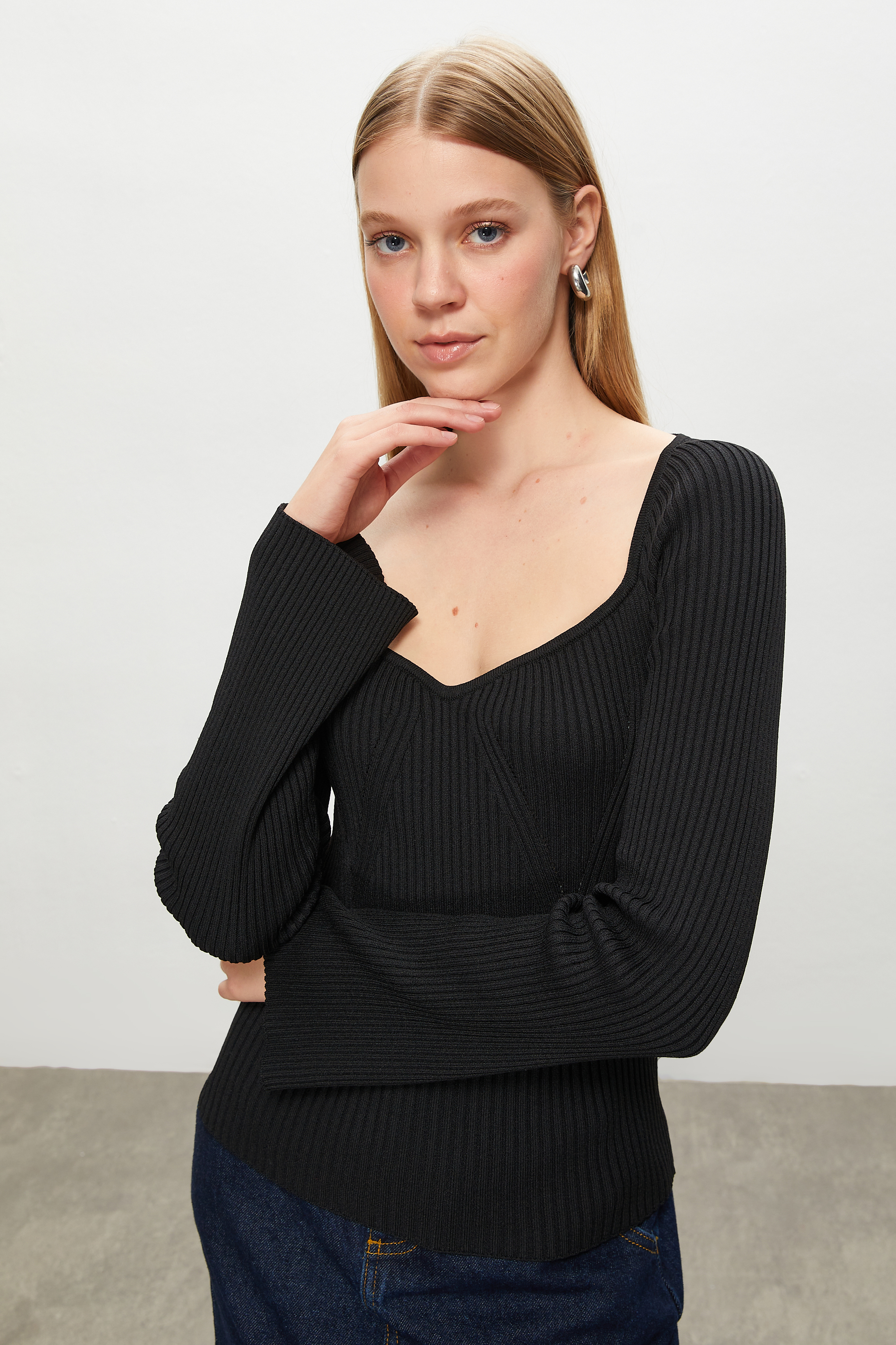 FİTİLLİ AÇIK YAKA TRİKO KAZAK