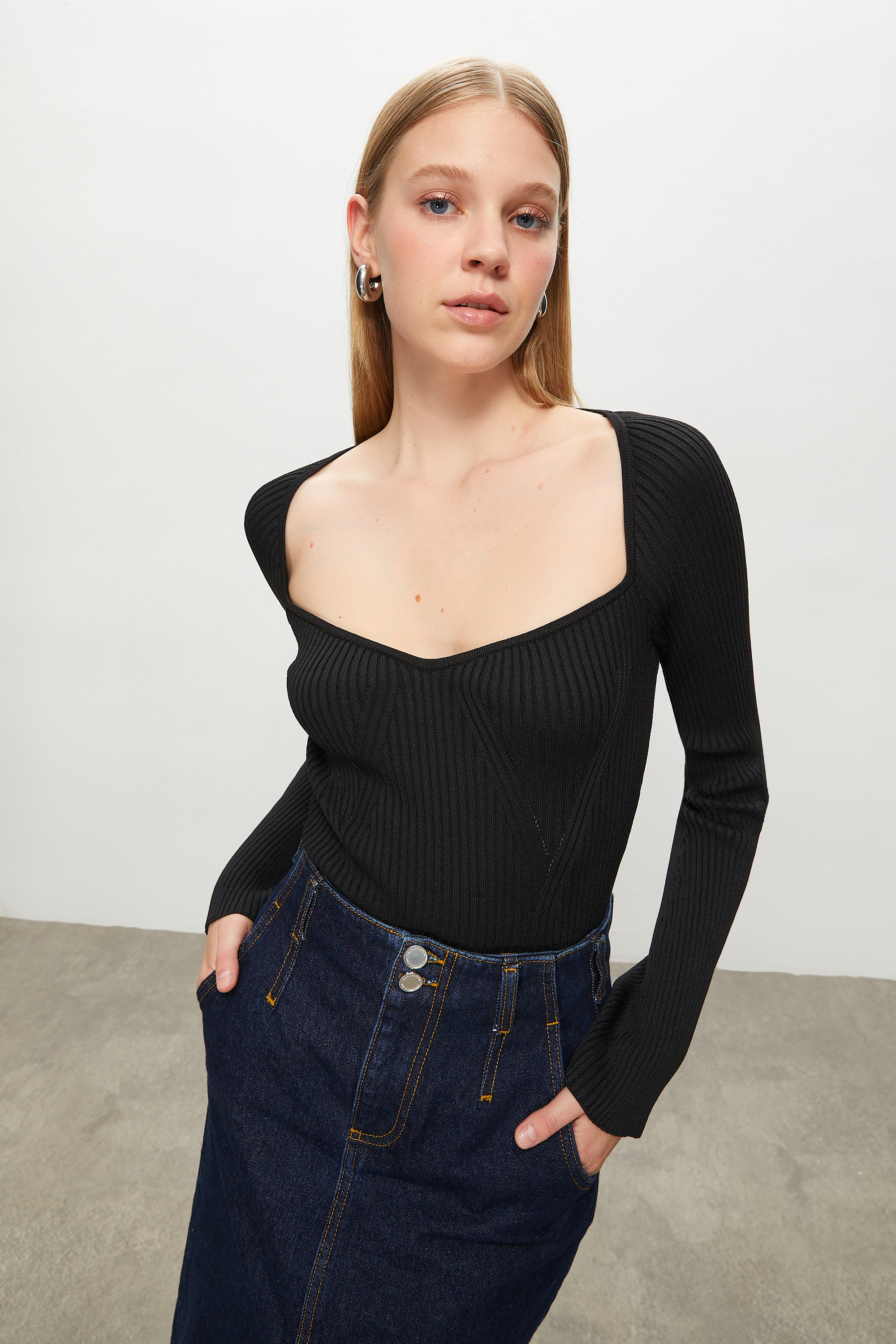 FİTİLLİ AÇIK YAKA TRİKO KAZAK