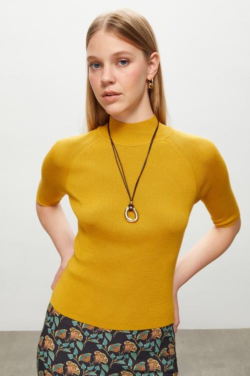  FİTİLLİ DİK YAKA TRİKO KAZAK