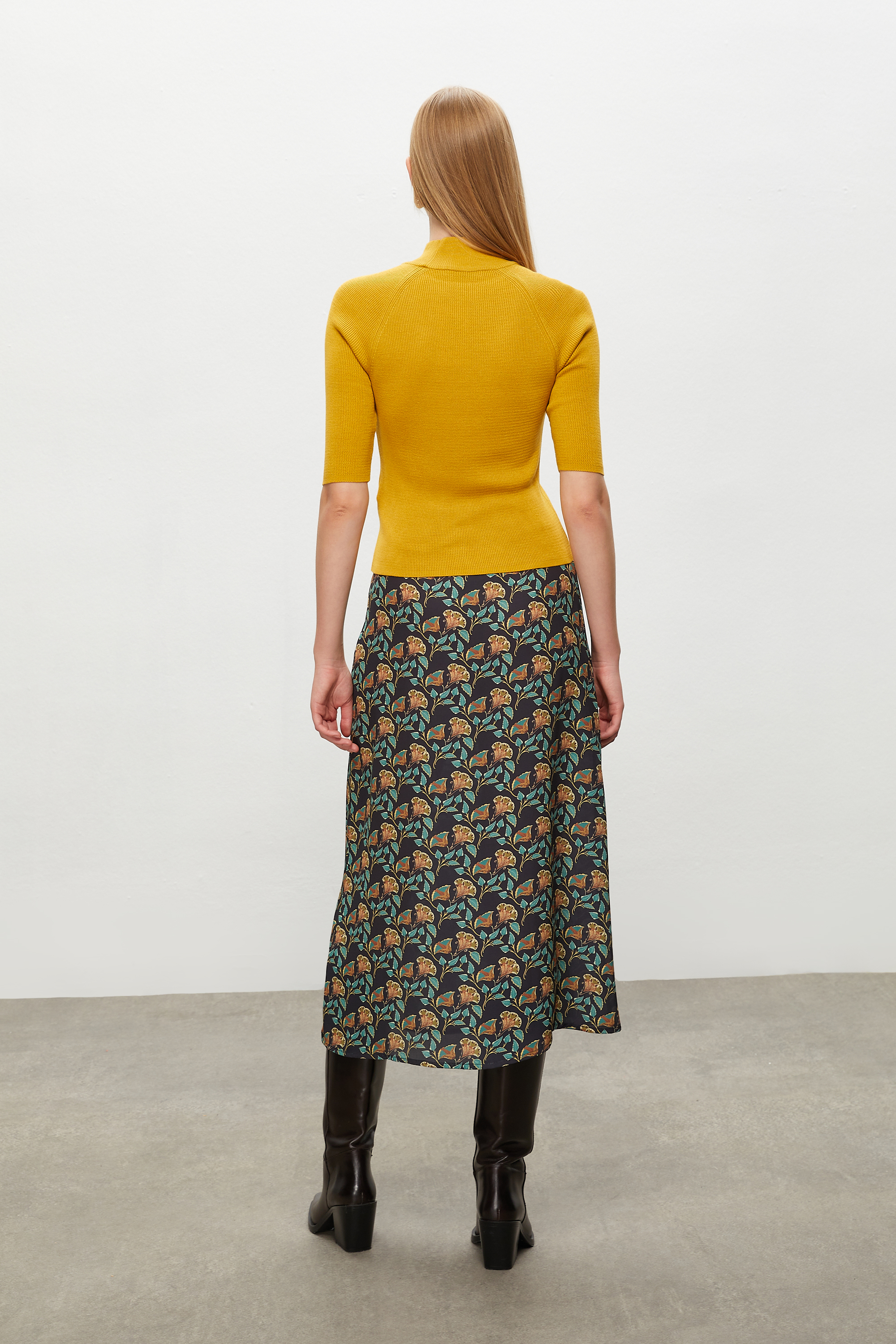 FİTİLLİ DİK YAKA TRİKO KAZAK