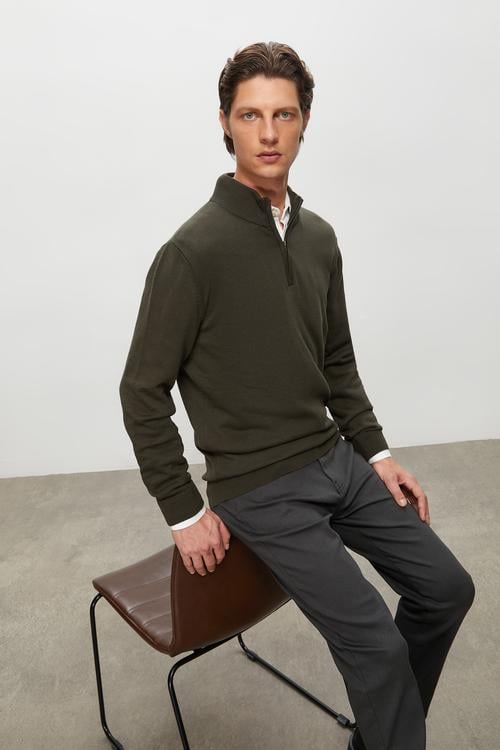  DİK YAKA YARIM FERMUARLI KAZAK