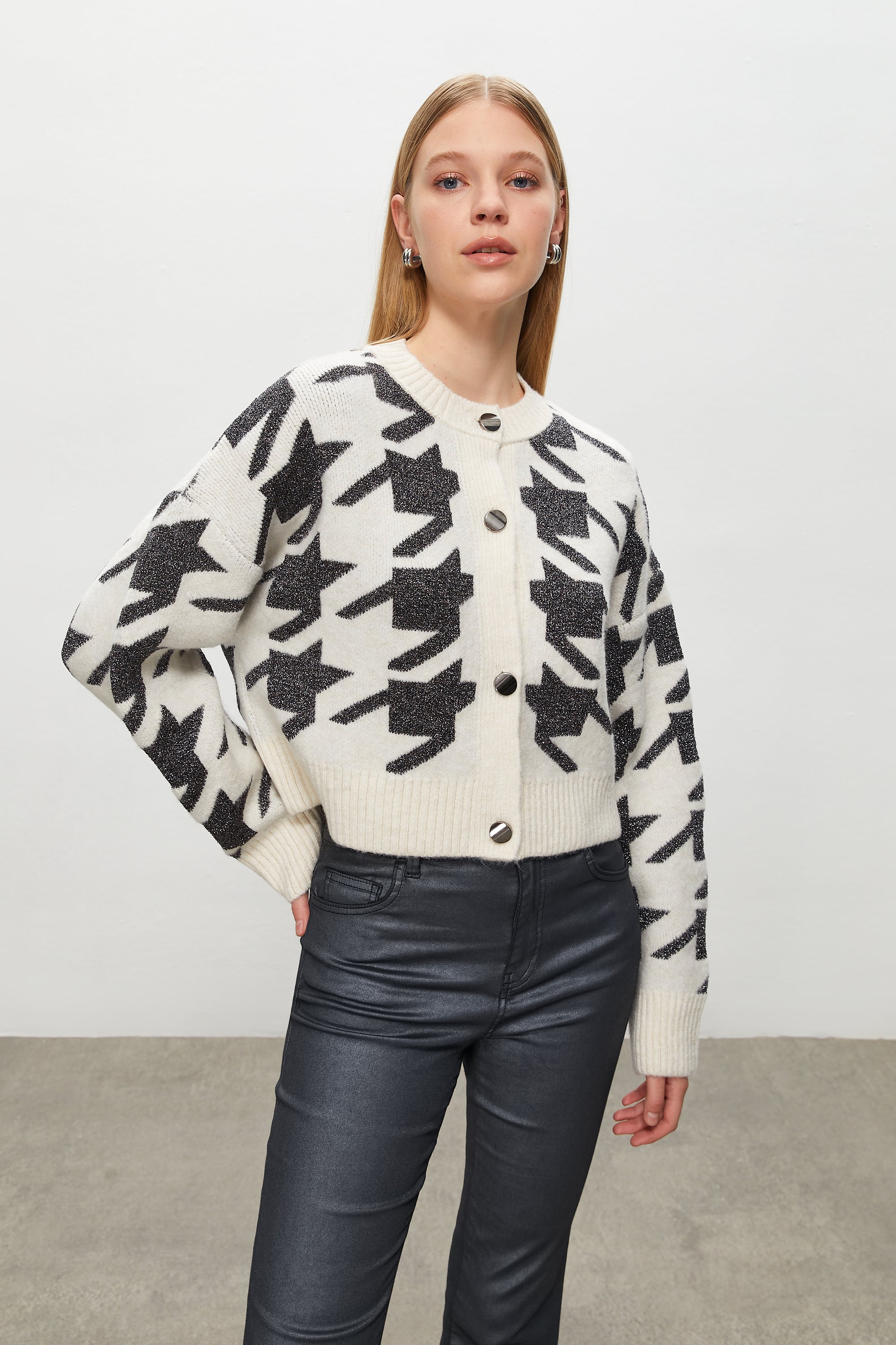 JAKARLI KAZAYAĞI TRİKO HIRKA