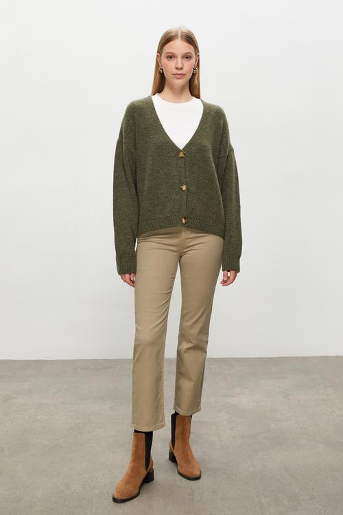  DÜĞMELİ V YAKA TRİKO HIRKA