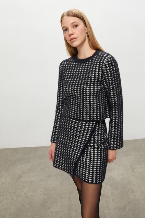  JAKARLI KAZAYAĞI TRİKO KAZAK