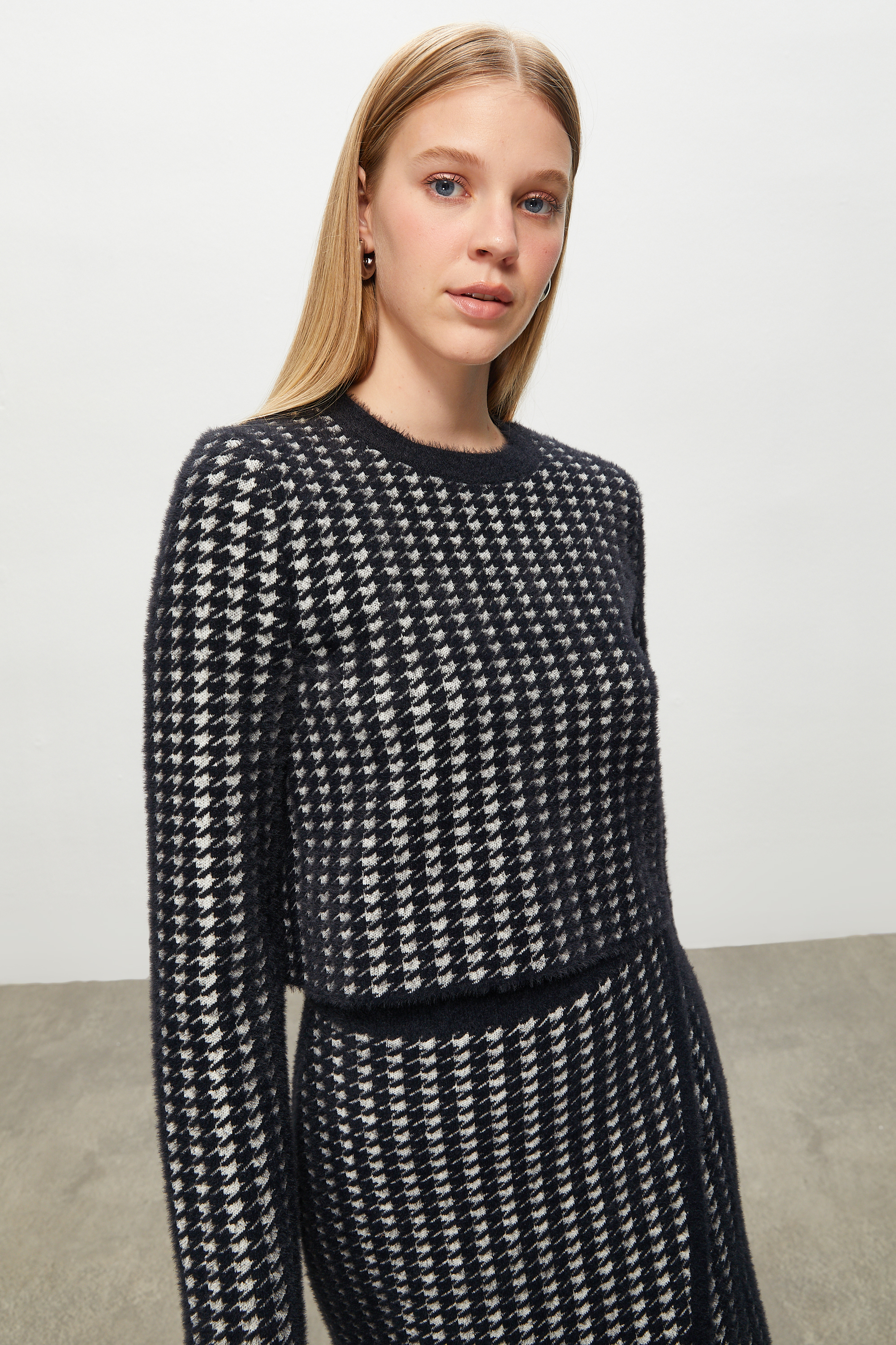 JAKARLI KAZAYAĞI TRİKO KAZAK