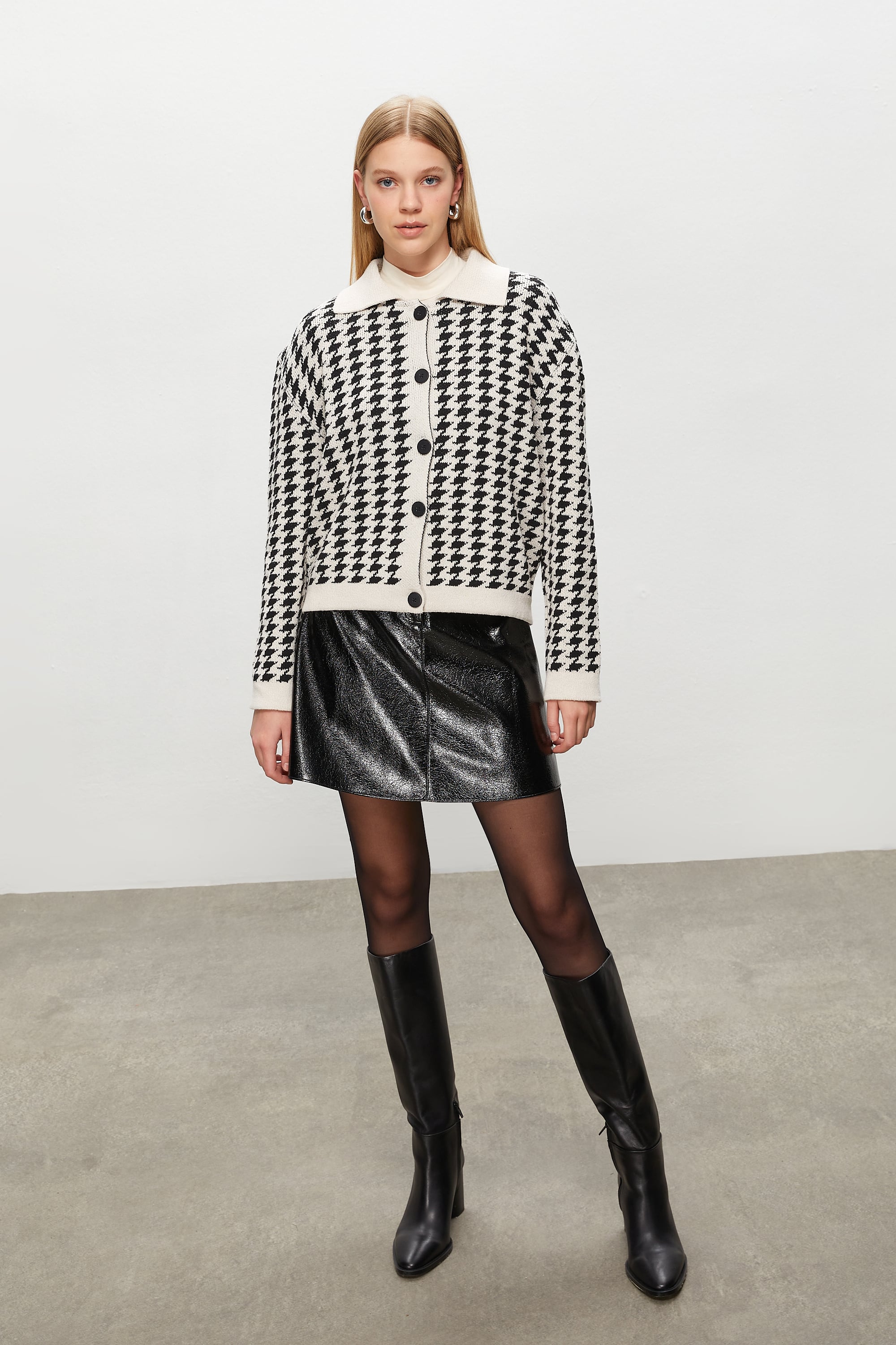 JAKARLI KAZAYAĞI TRİKO CEKET