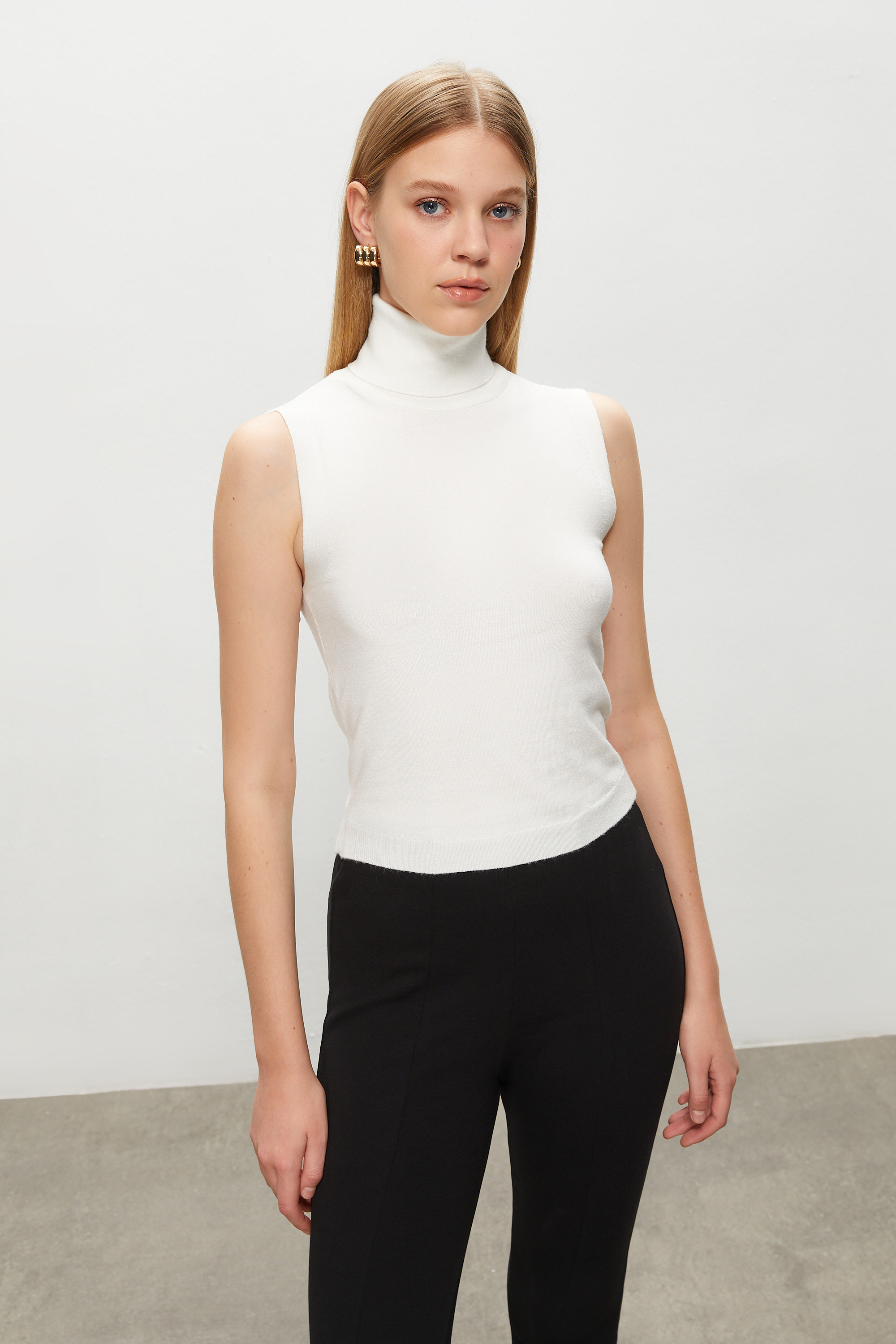 BALIKÇI YAKA KOLSUZ TRİKO