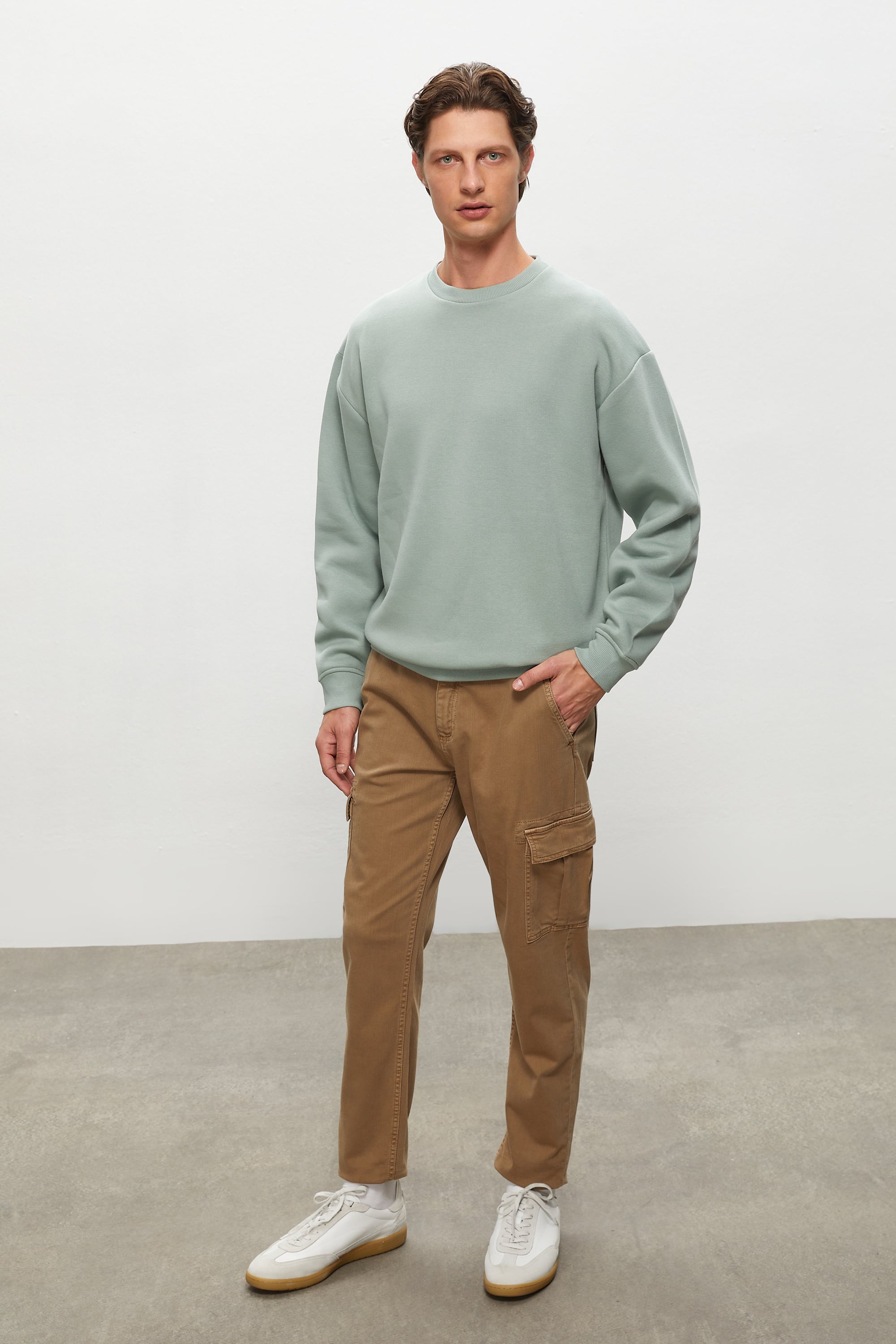 BİSİKLET YAKA SWEATSHIRT