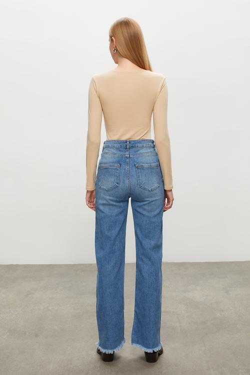  V YAKA UZUN KOLLU T-SHIRT