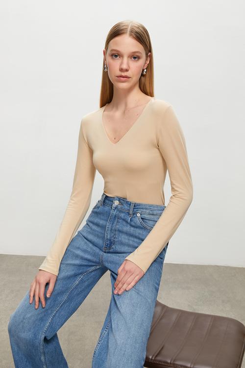  V YAKA UZUN KOLLU T-SHIRT