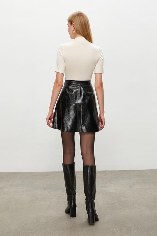  DERİ GÖRÜNÜMLÜ A FORM MİNİ ETEK