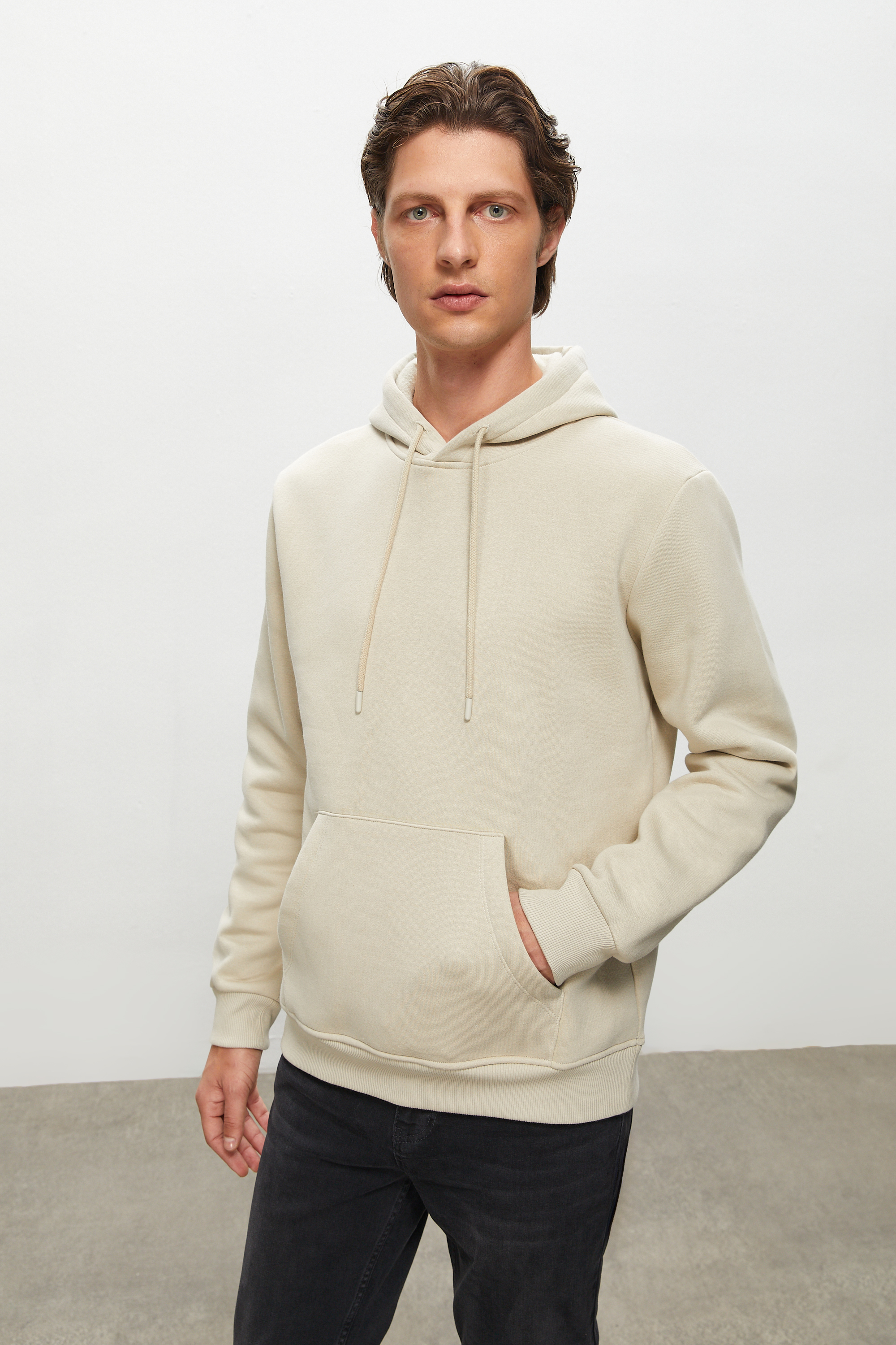 KAPÜŞONLU SWEATSHIRT