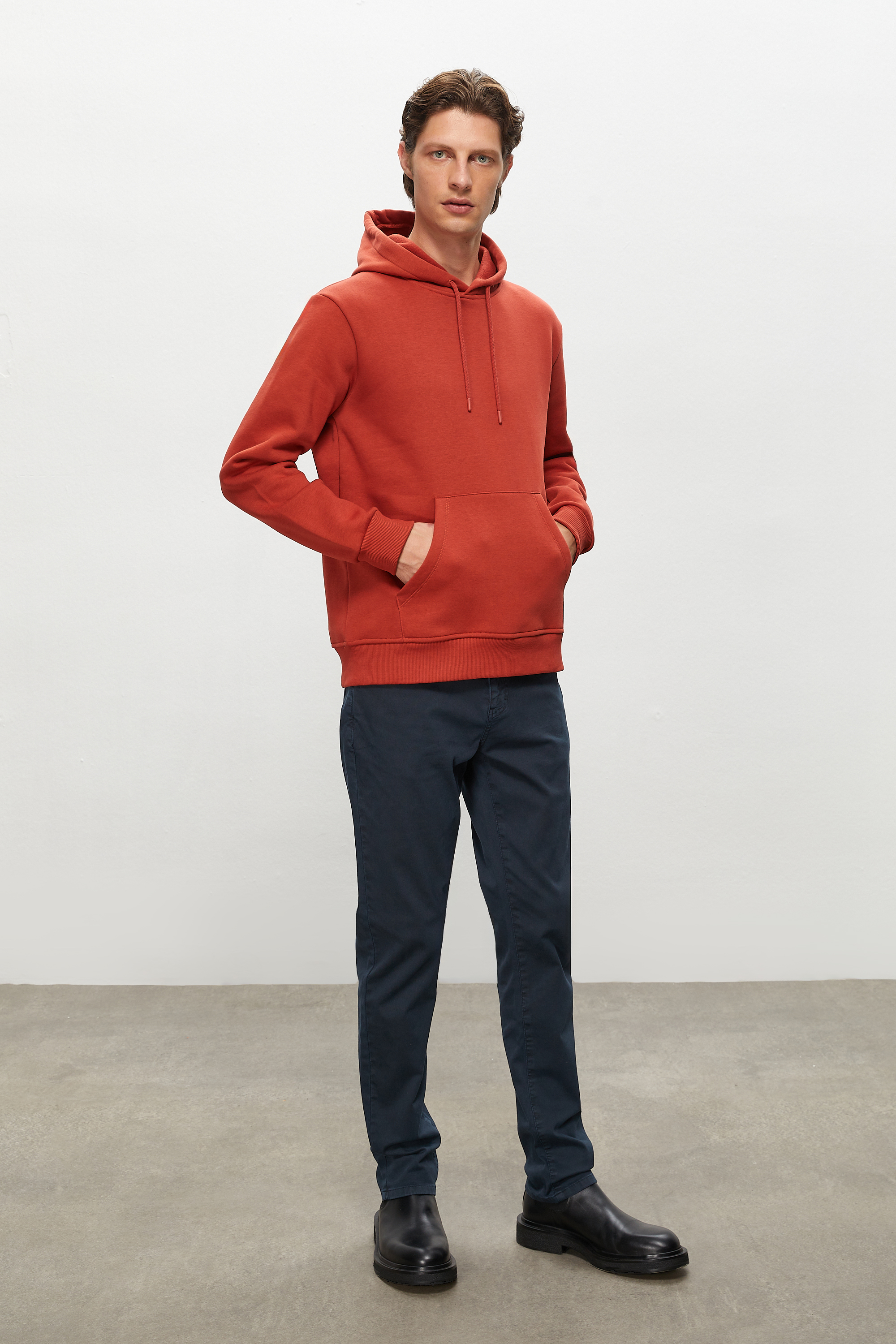 KAPÜŞONLU SWEATSHIRT