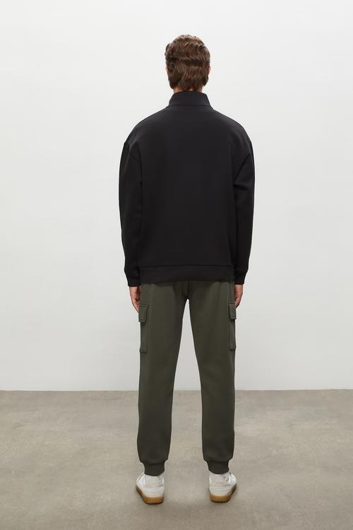  DİK YAKA SWEATSHIRT