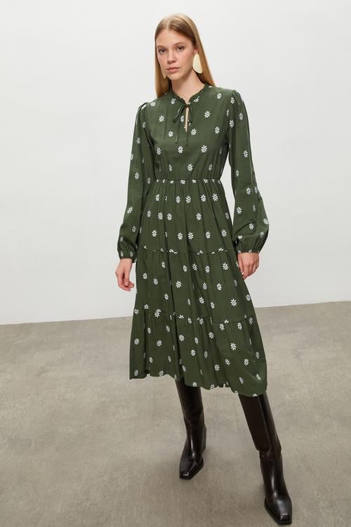  ÇİÇEK NAKIŞLI A FORM MİDİ ELBİSE