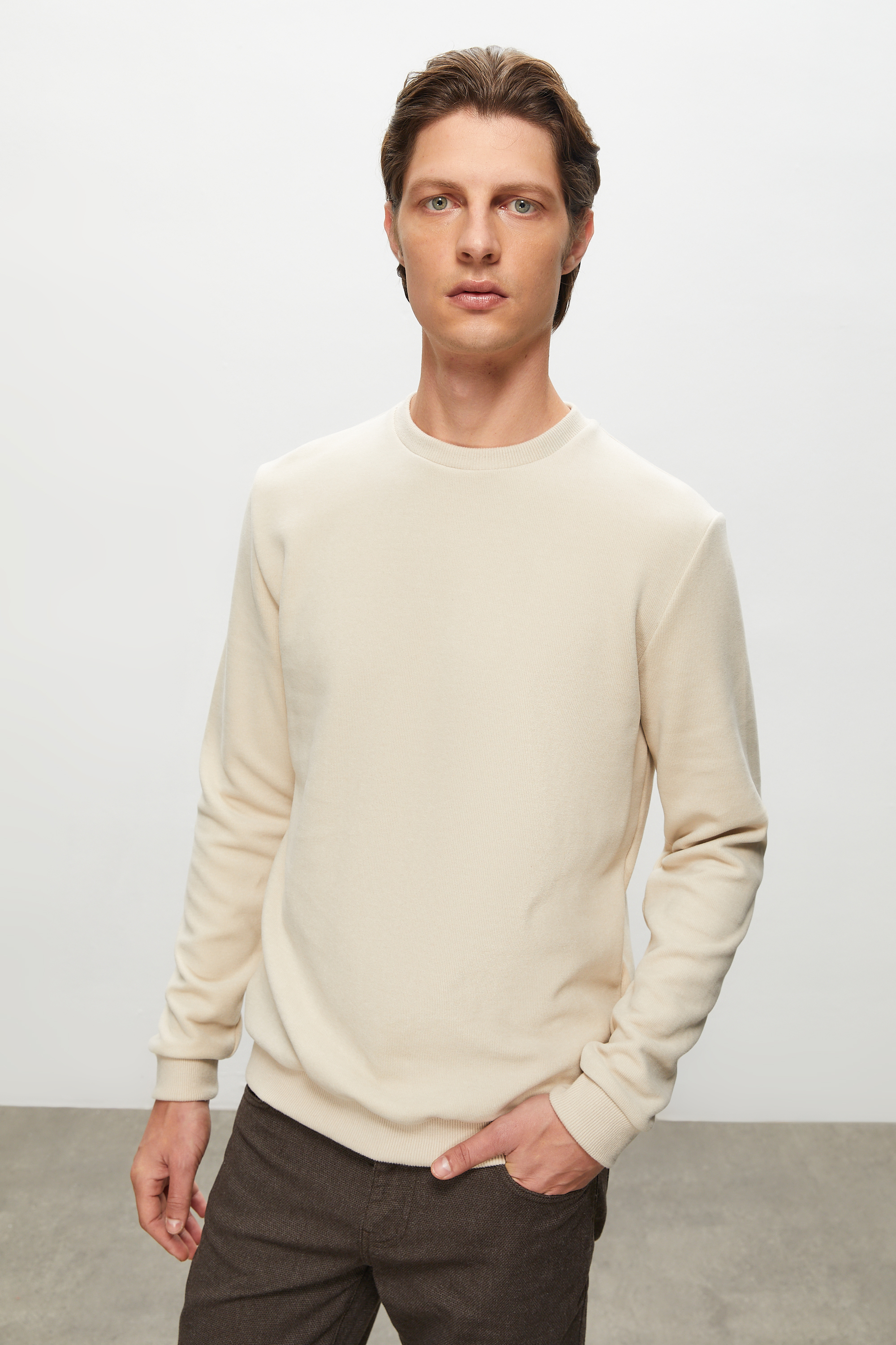 BİSİKLET YAKA SWEATSHIRT