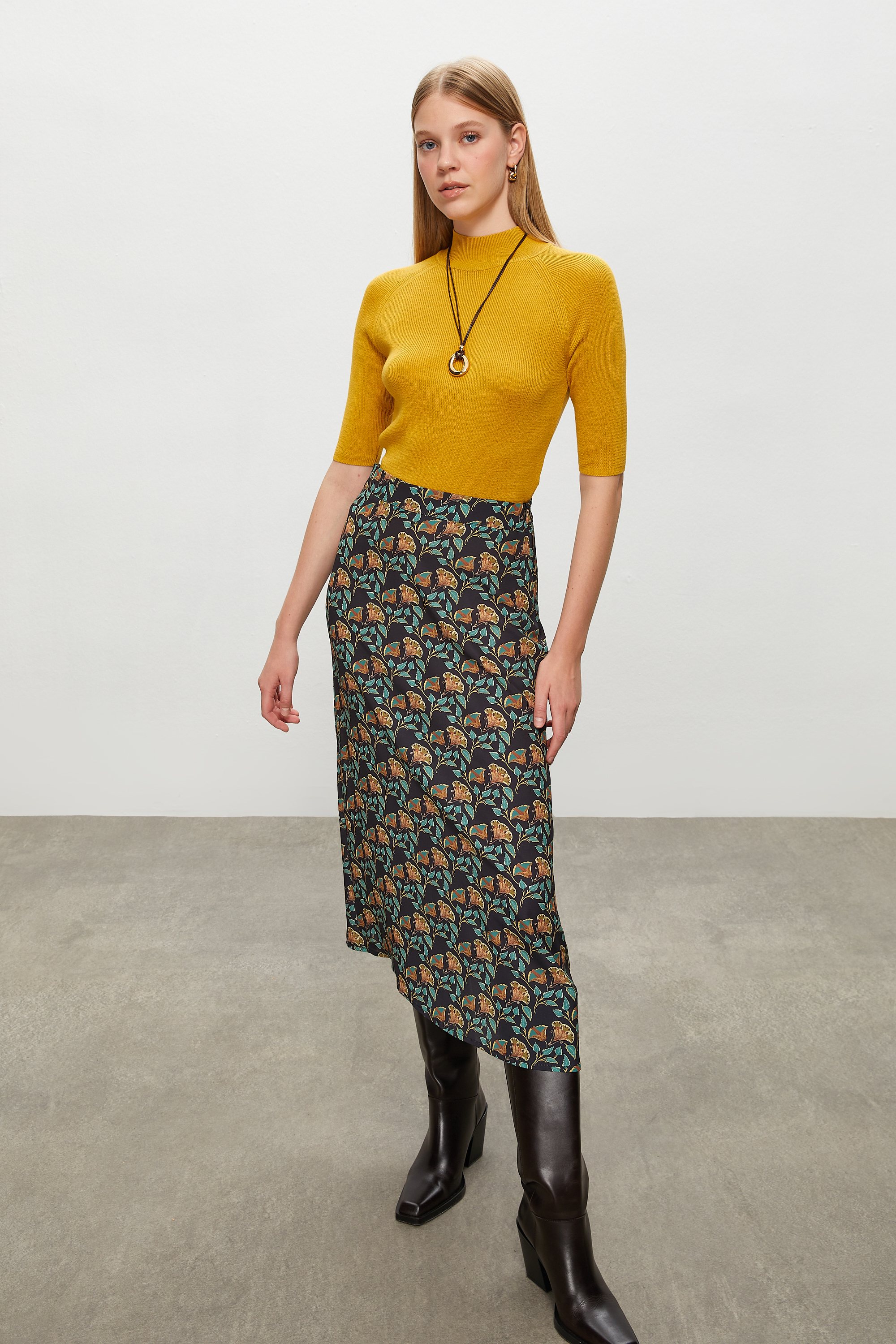 DESENLİ A FORM MİDİ ETEK