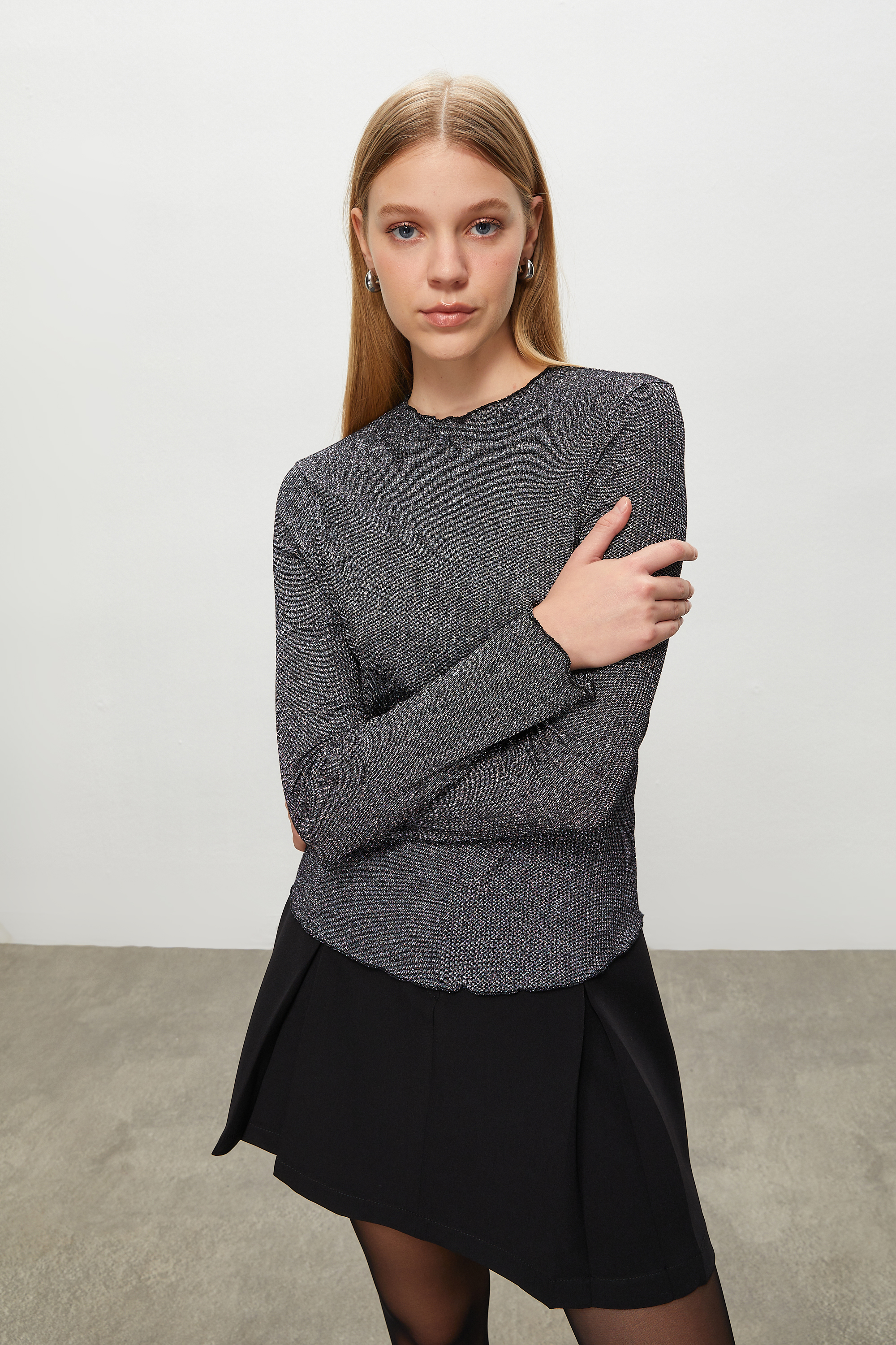 SİMLİ UZUN KOLLU BLUZ