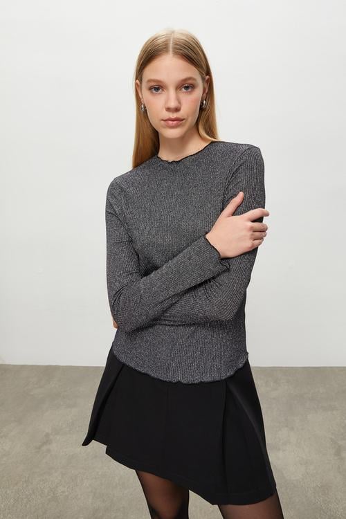  SİMLİ UZUN KOLLU BLUZ