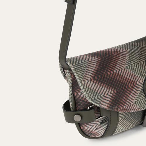  DESENLİ KADİFE GÖRÜNÜMLÜ OMUZ ÇANTASI