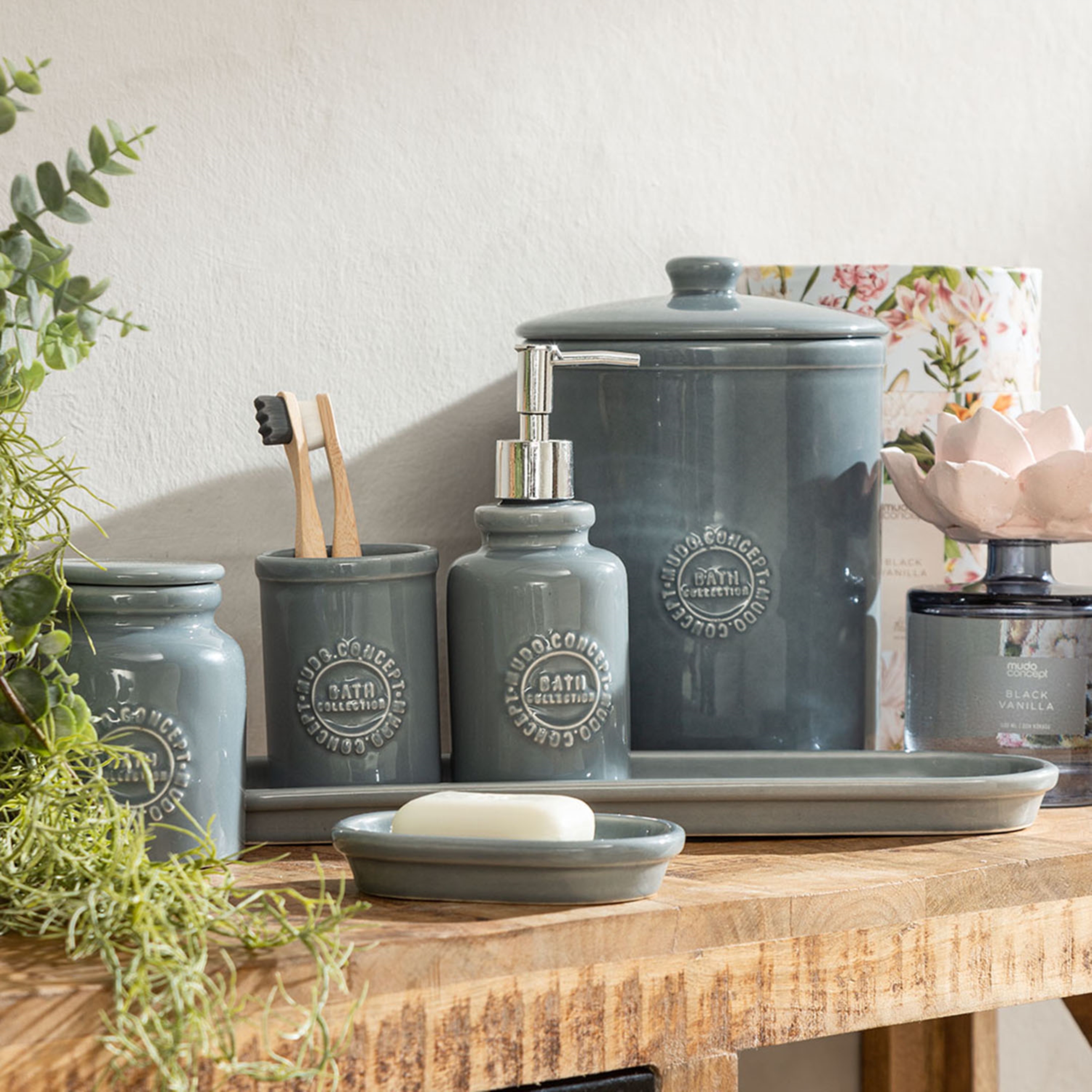 BARNES 5'Lİ KUTULU BANYO SETİ PARLAK GRİ