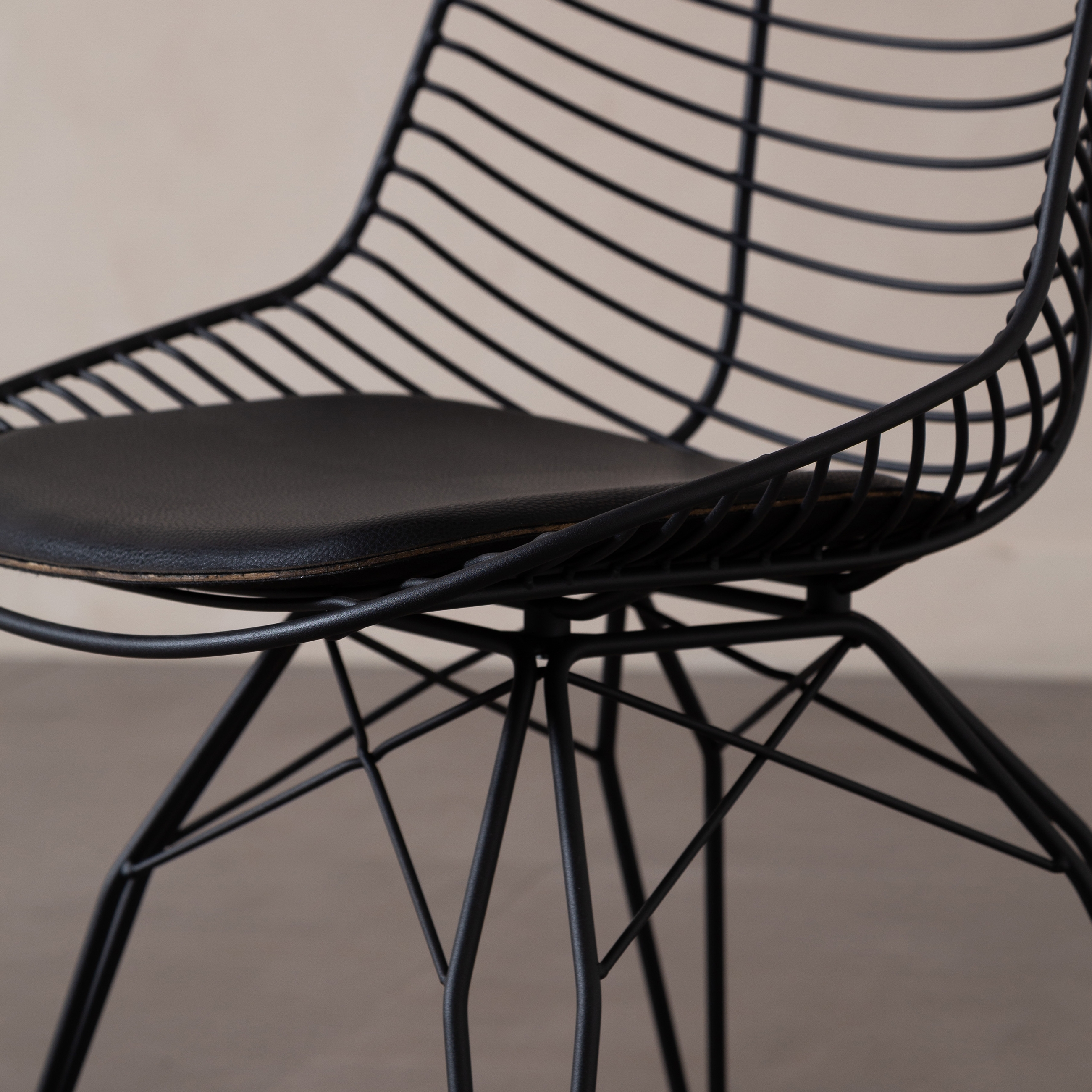 FRANCESCO KOLÇAKSIZ METAL SANDALYE SİYAH