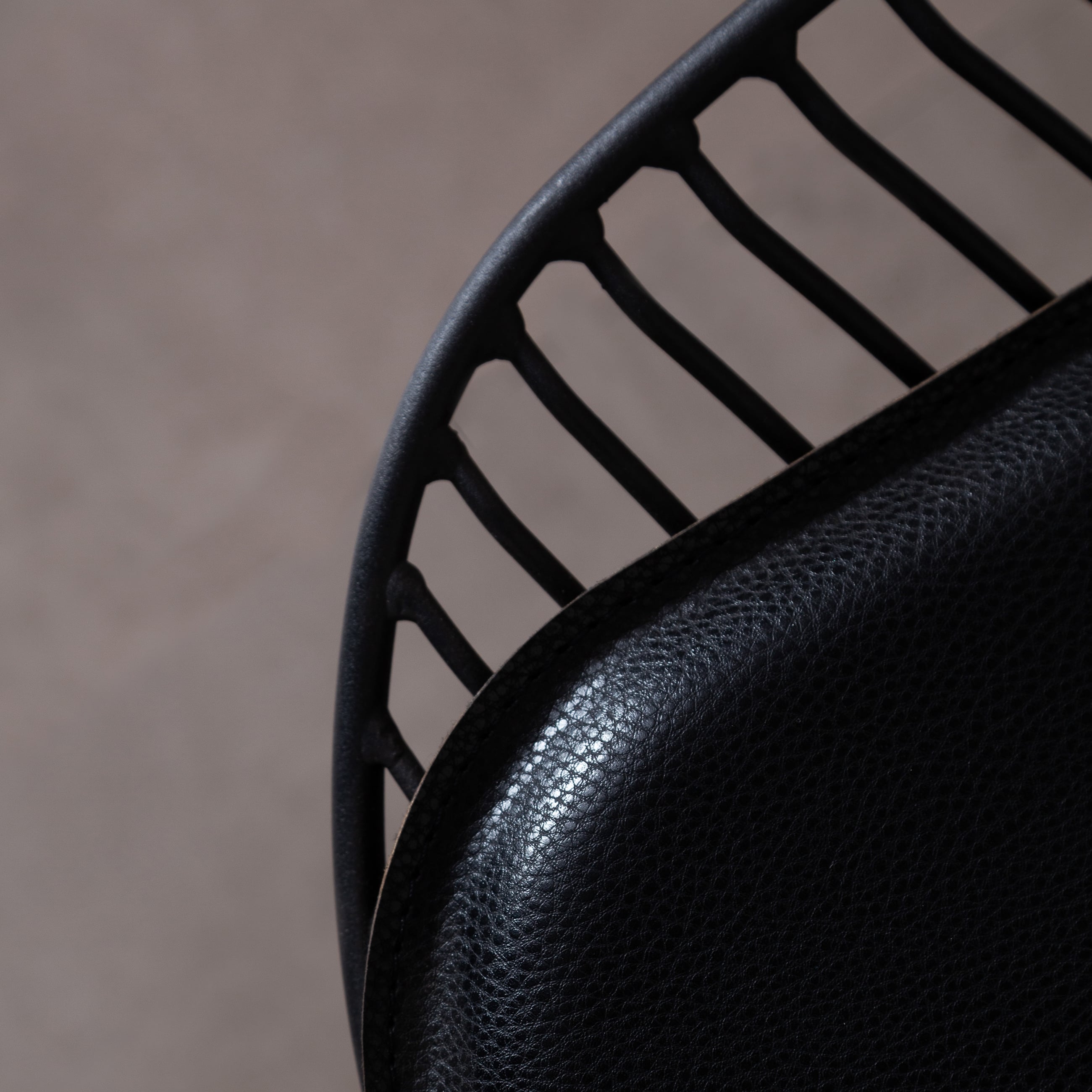 FRANCESCO KOLÇAKSIZ METAL SANDALYE SİYAH