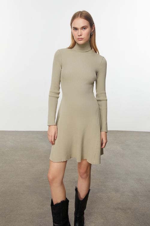  DİK YAKA MİNİ KLOŞ ELBİSE