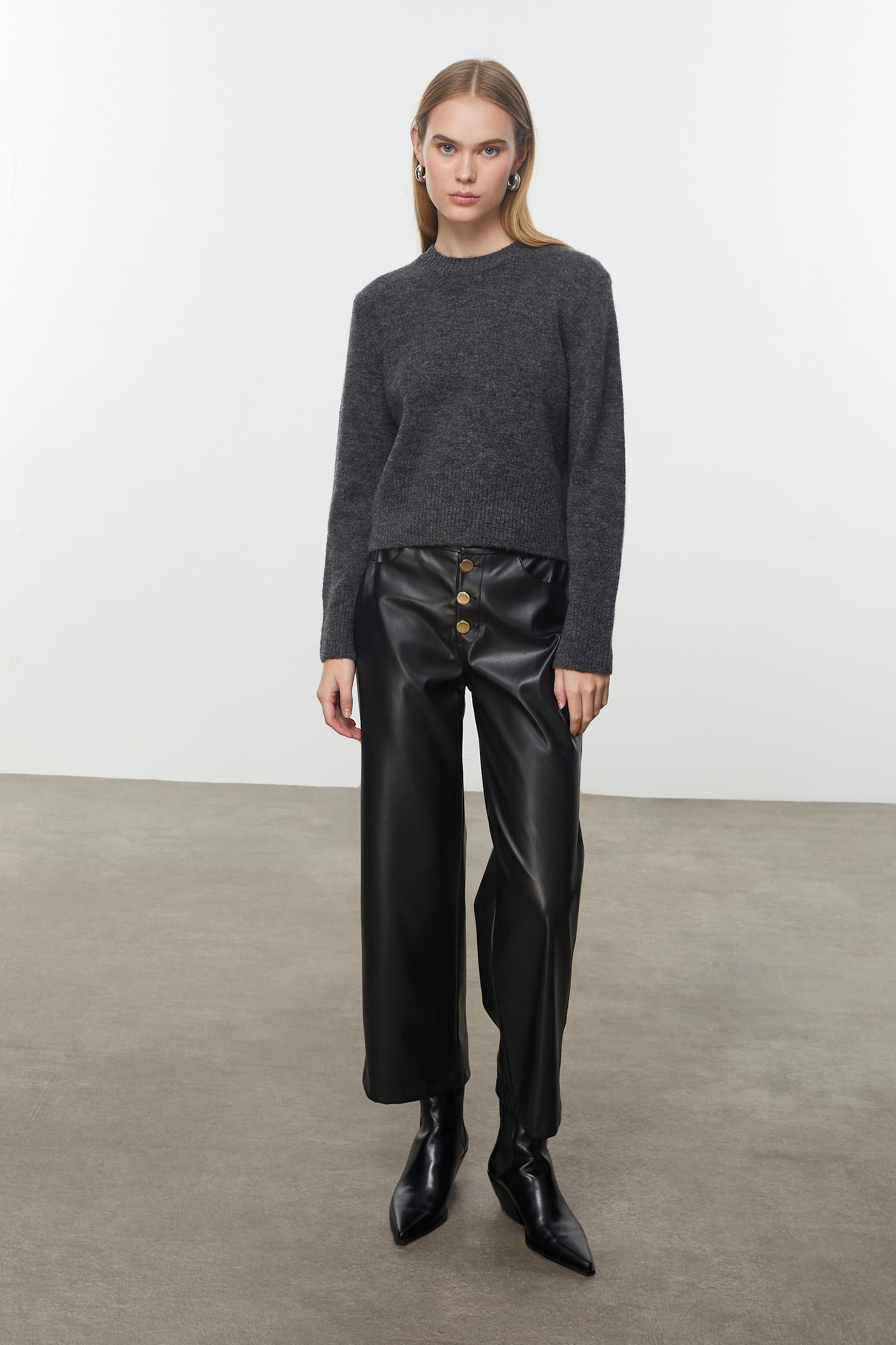 BİSİKLET YAKA TRİKO KAZAK