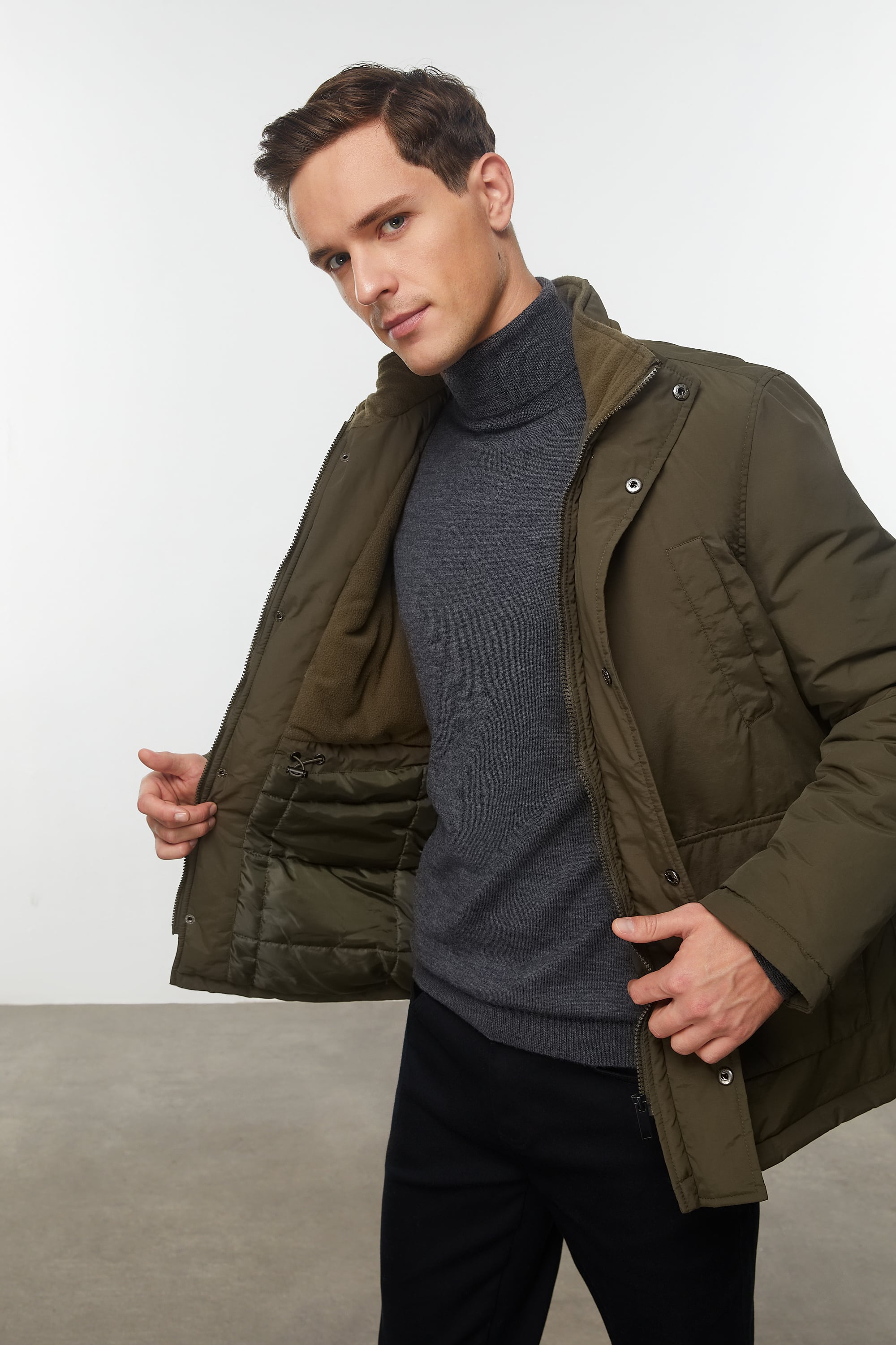 ÇIKARILABİLİR KAPÜŞONLU MONT