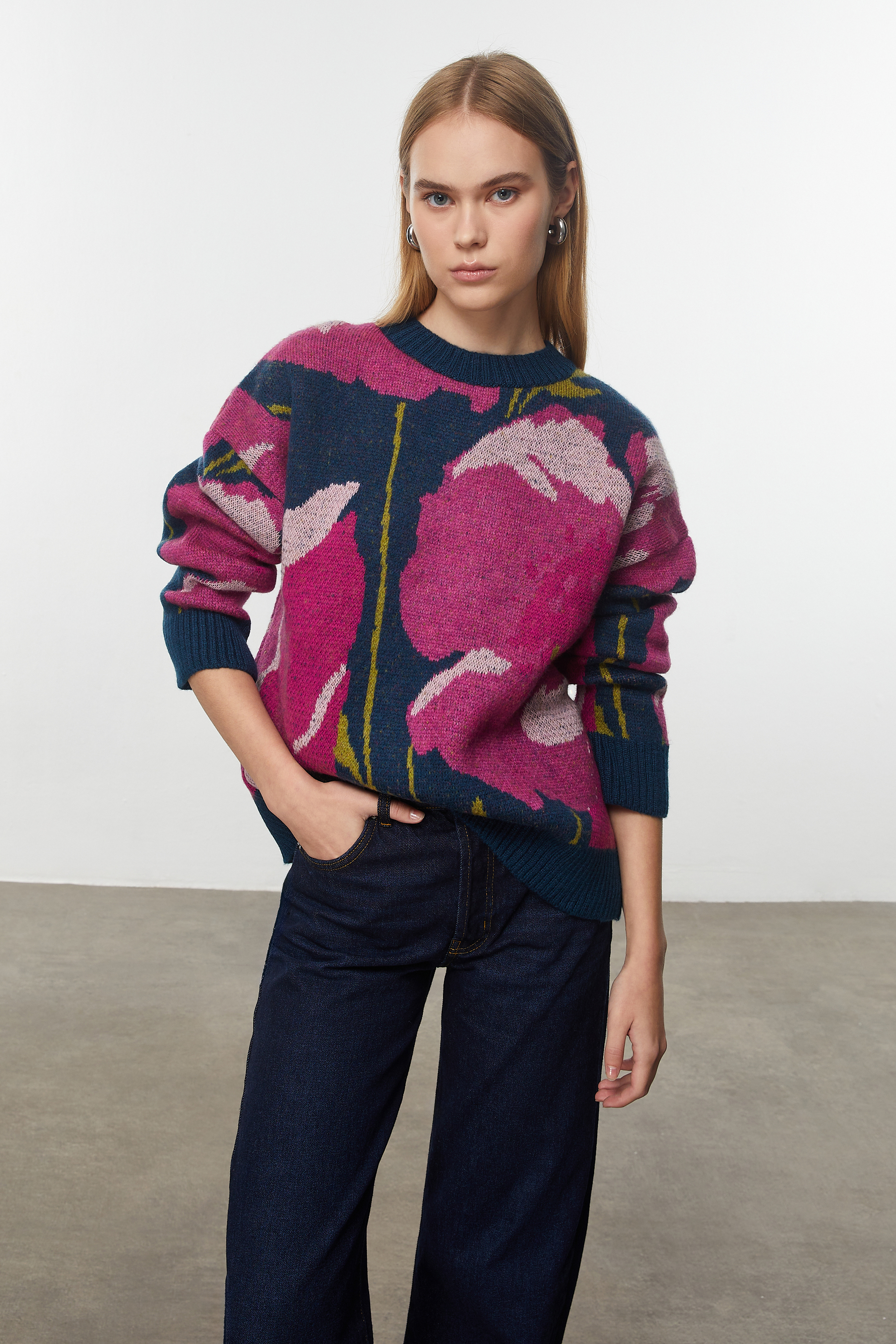 ÇİÇEKLİ TRİKO KAZAK