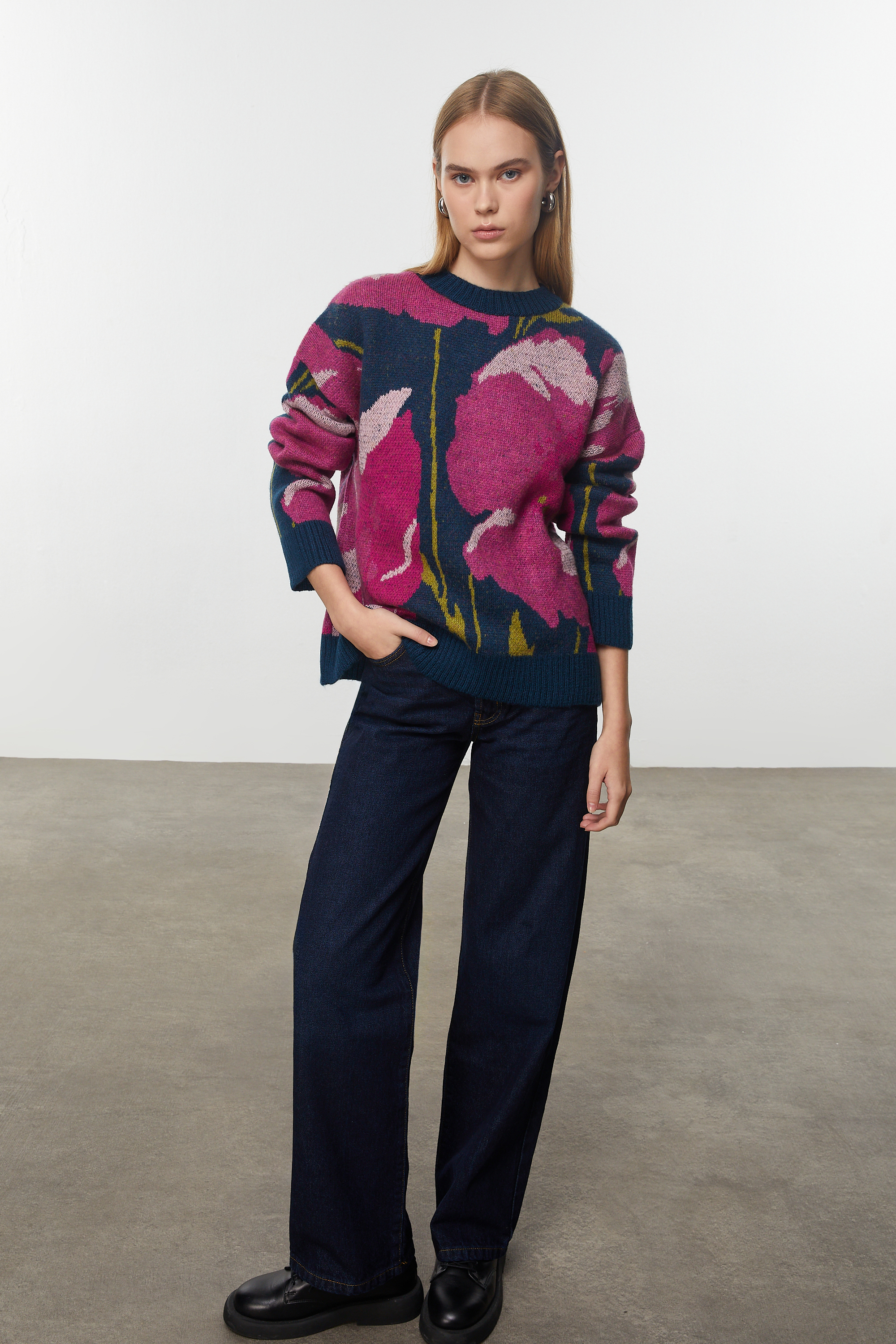 ÇİÇEKLİ TRİKO KAZAK