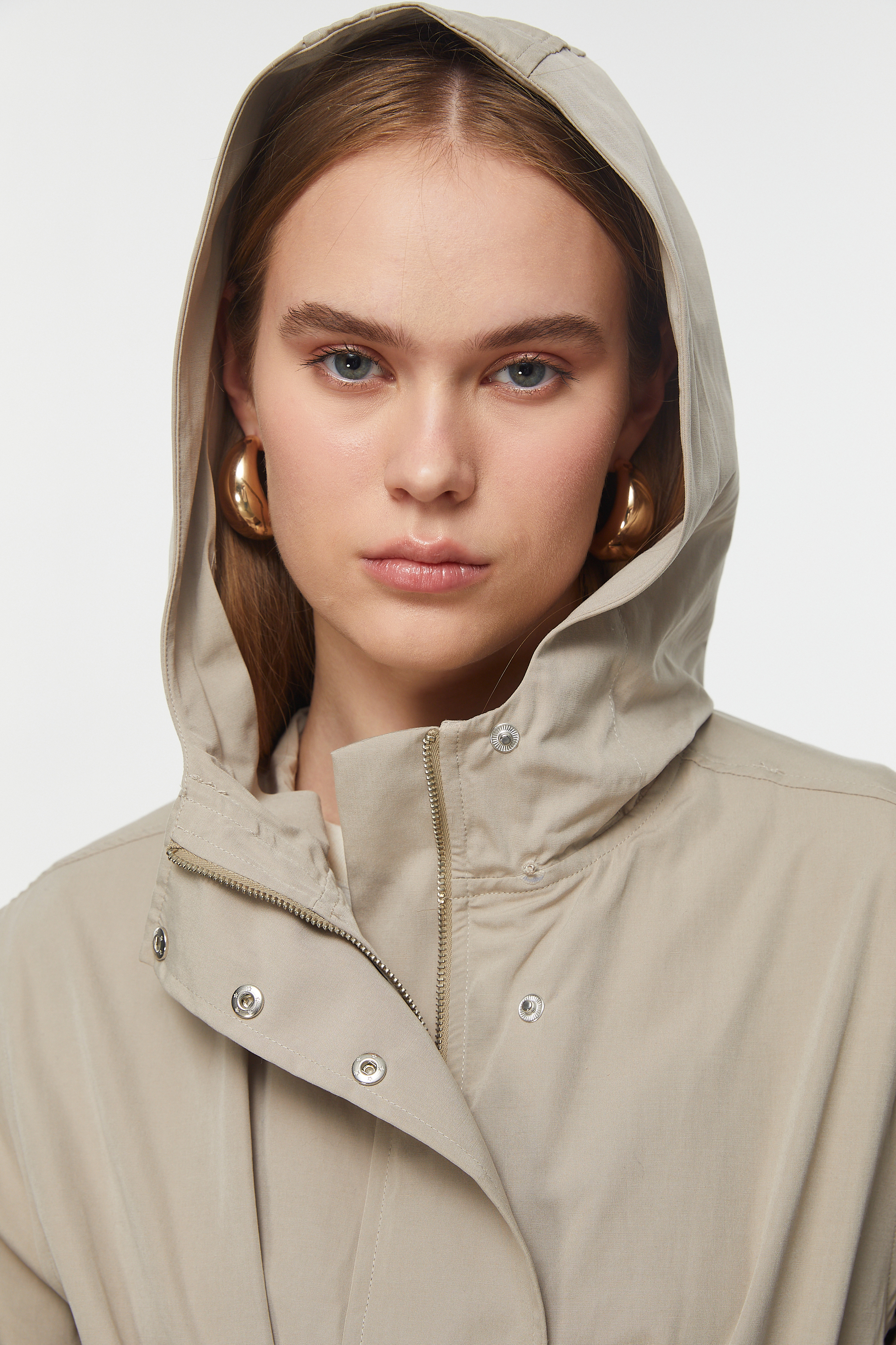 BELİ BAĞLAMALI KAPÜŞONLU MONT