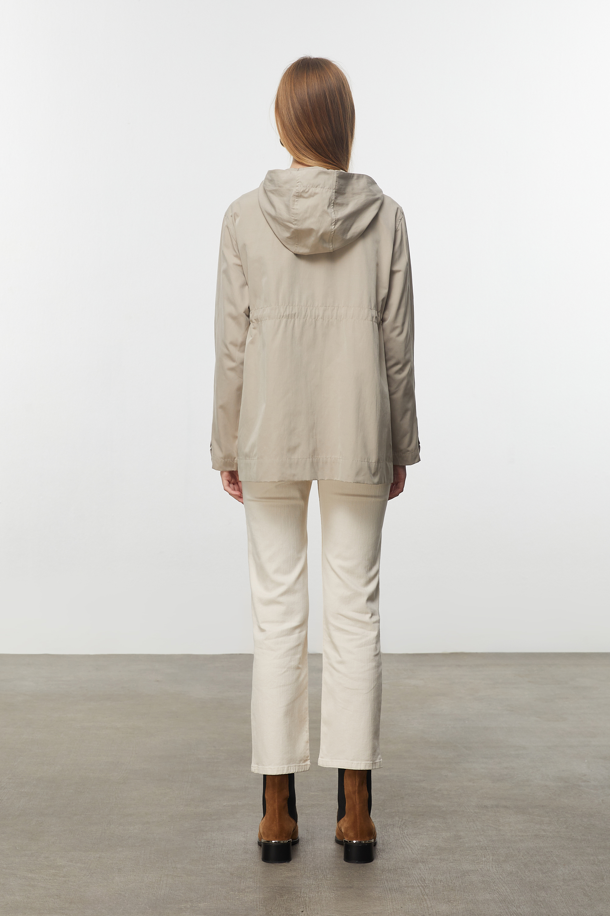 BELİ BAĞLAMALI KAPÜŞONLU MONT