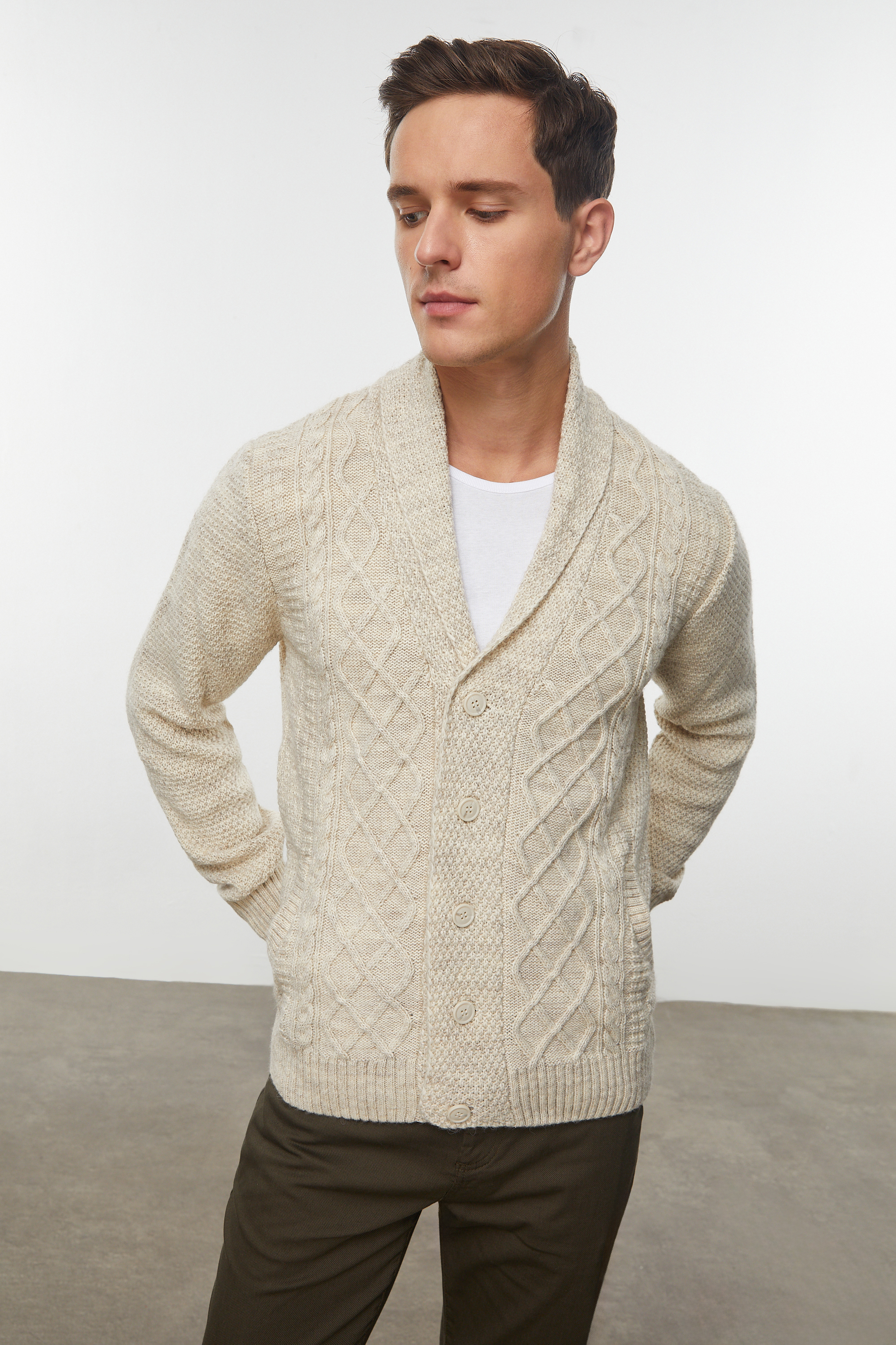 YÜN KARIŞIMLI ŞAL YAKA TRİKO HIRKA