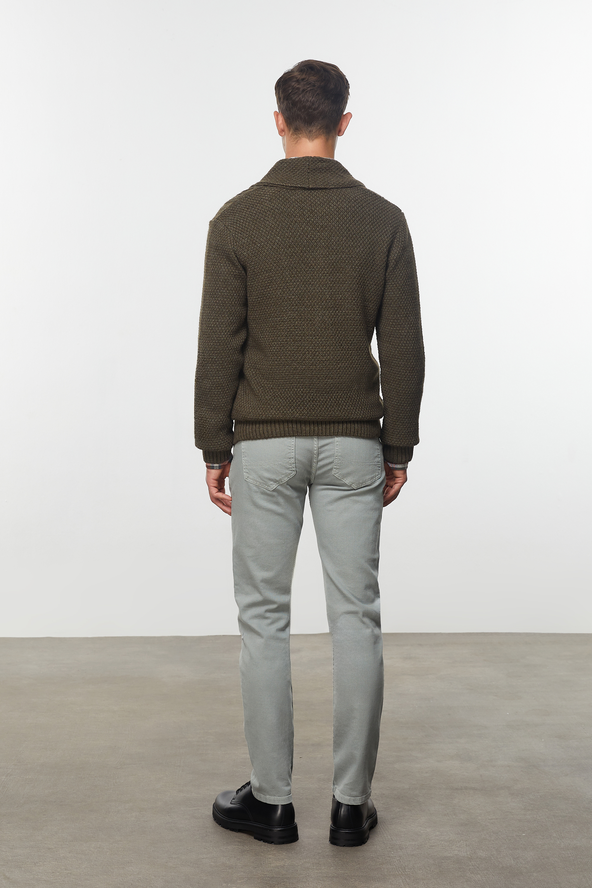 YÜN KARIŞIMLI ŞAL YAKA TRİKO HIRKA