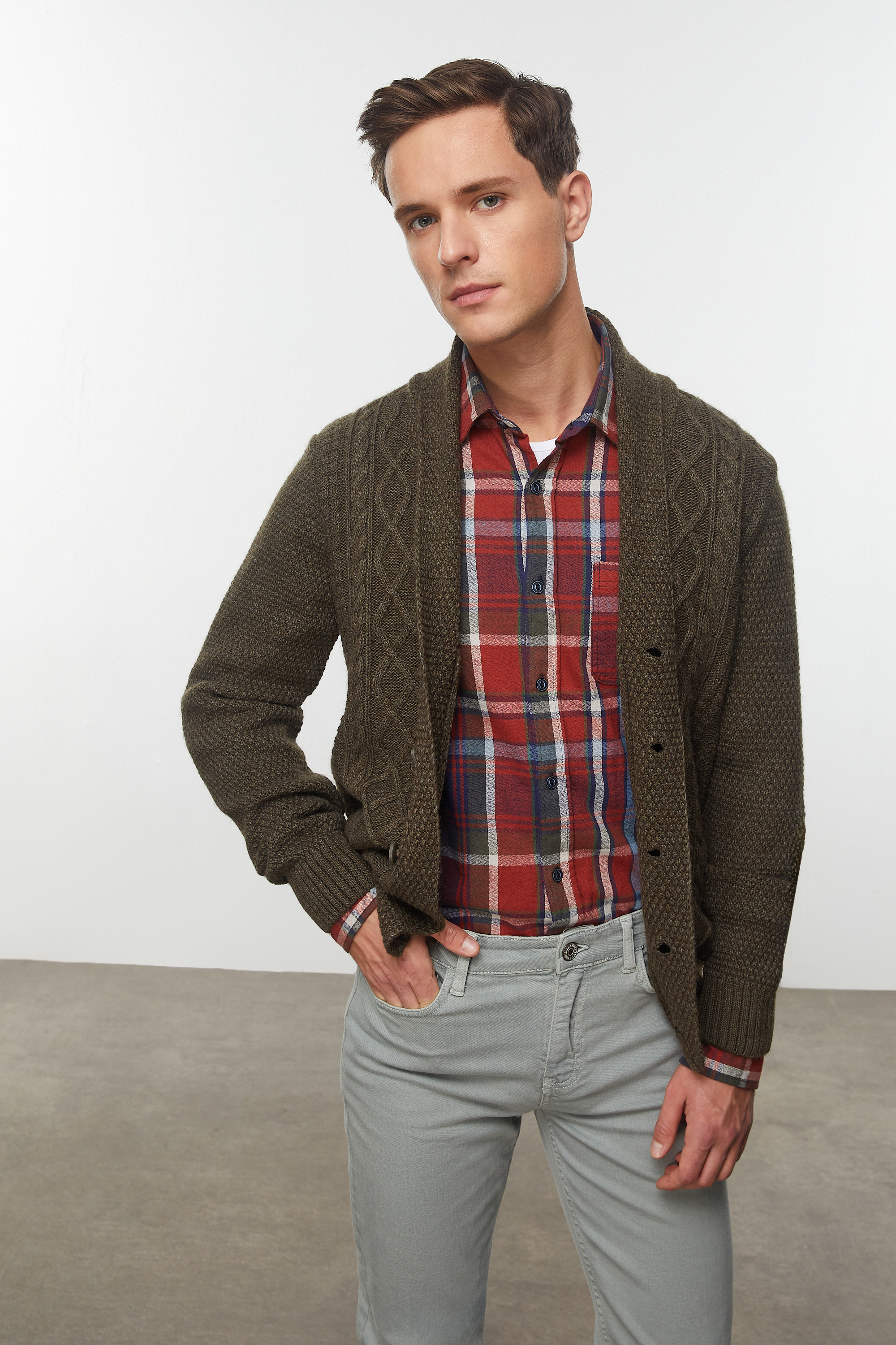 YÜN KARIŞIMLI ŞAL YAKA TRİKO HIRKA