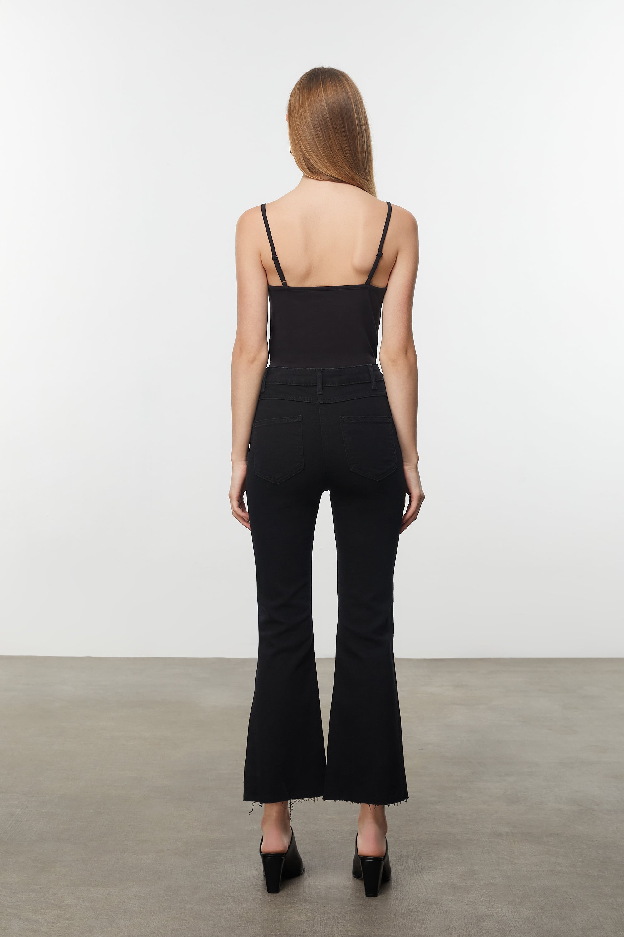 KESİK UÇLU FLARE FIT JEAN PANTOLON