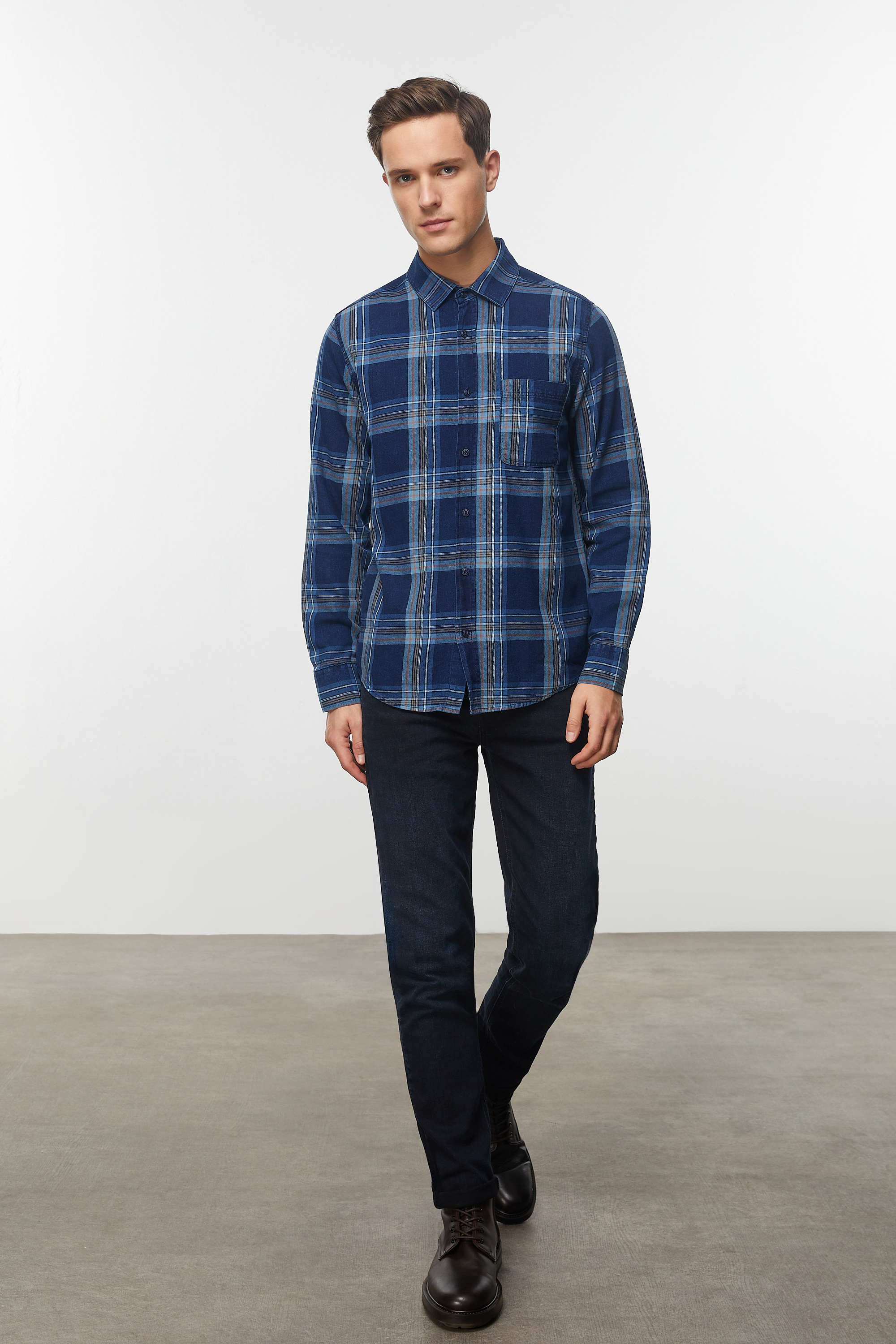 PAMUKLU EKOSELİ REGULAR FIT GÖMLEK