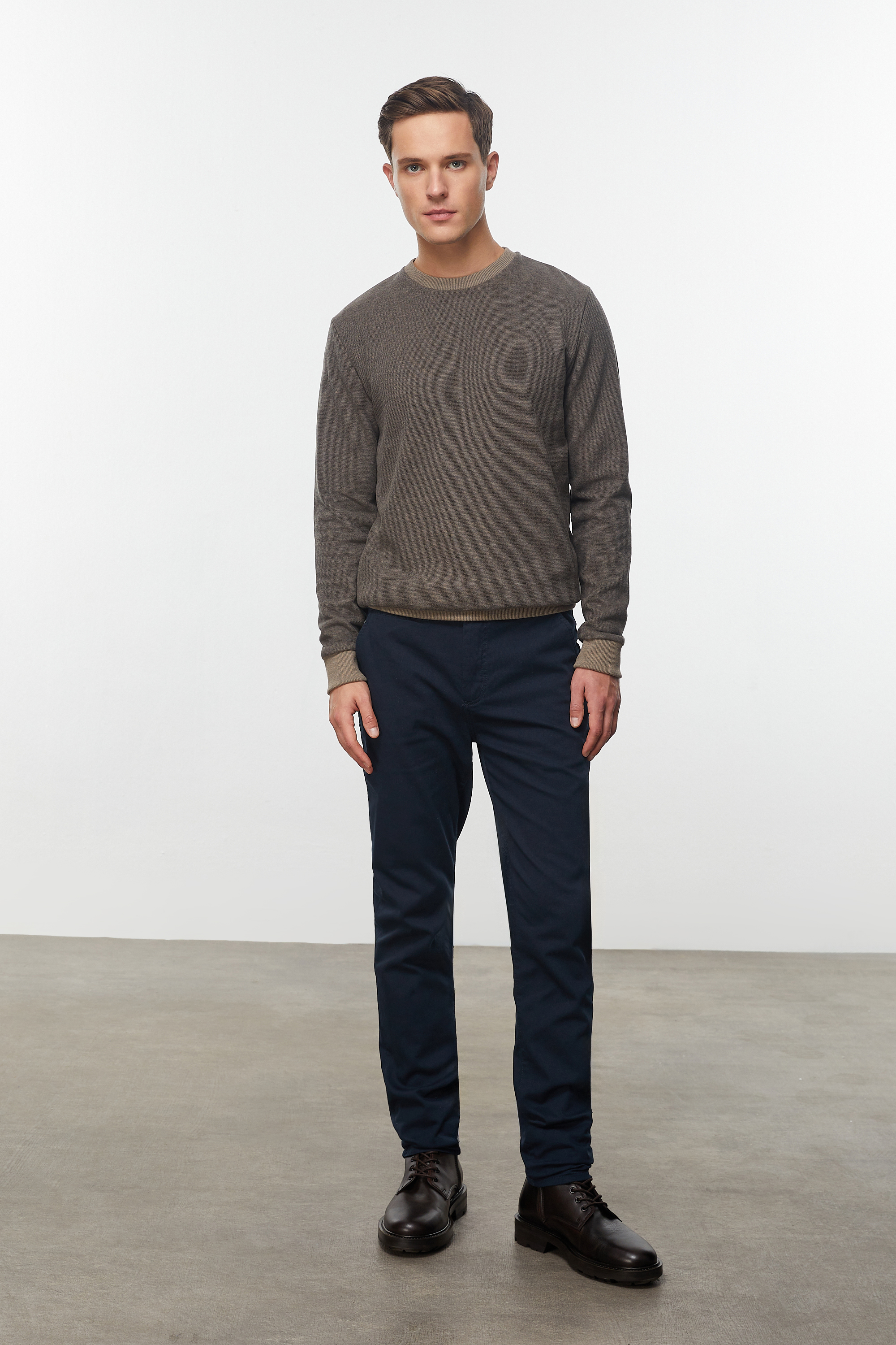 BİSİKLET YAKA SWEATSHIRT