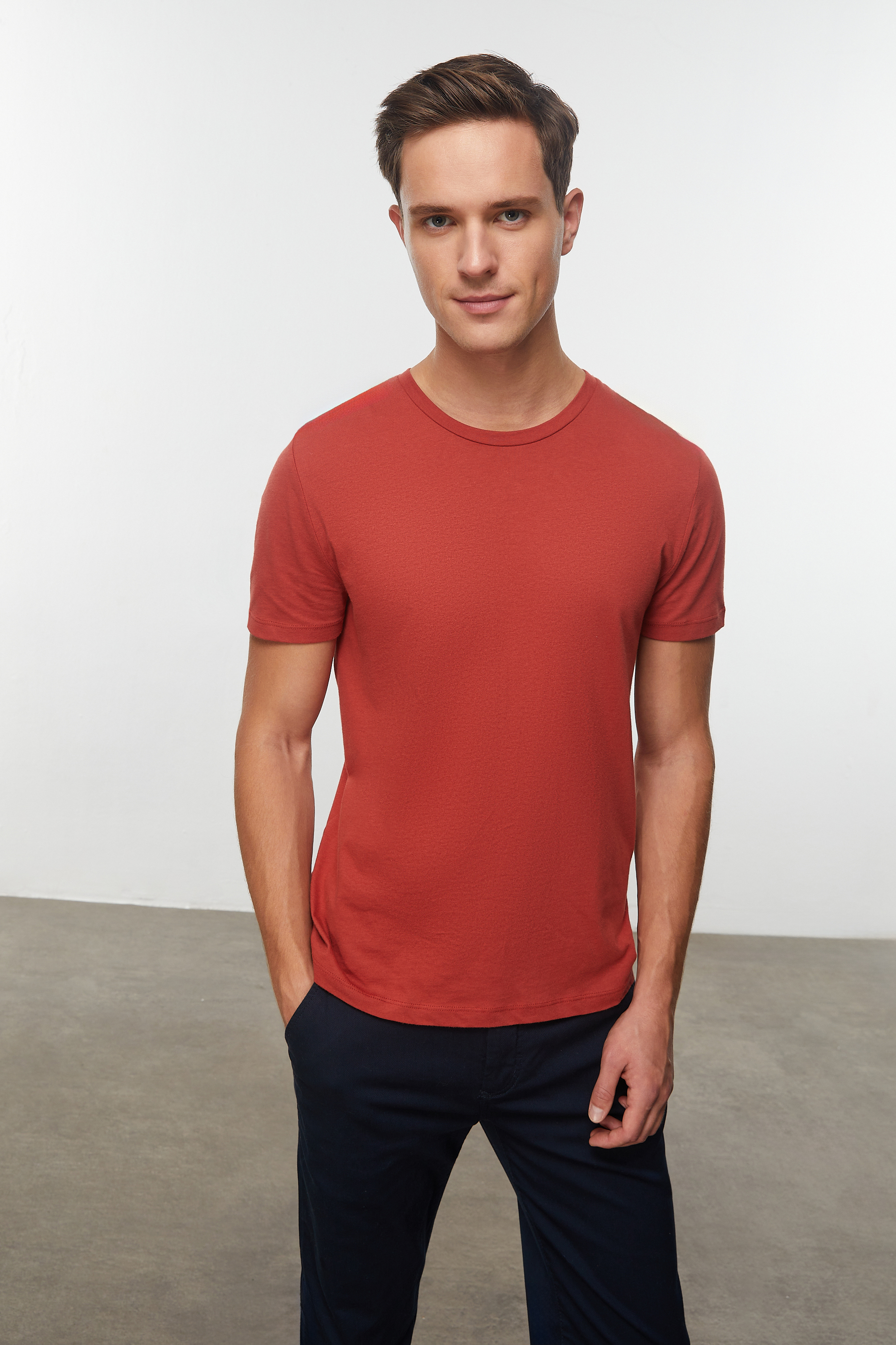 BİSİKLET YAKA KISA KOLLU T-SHIRT