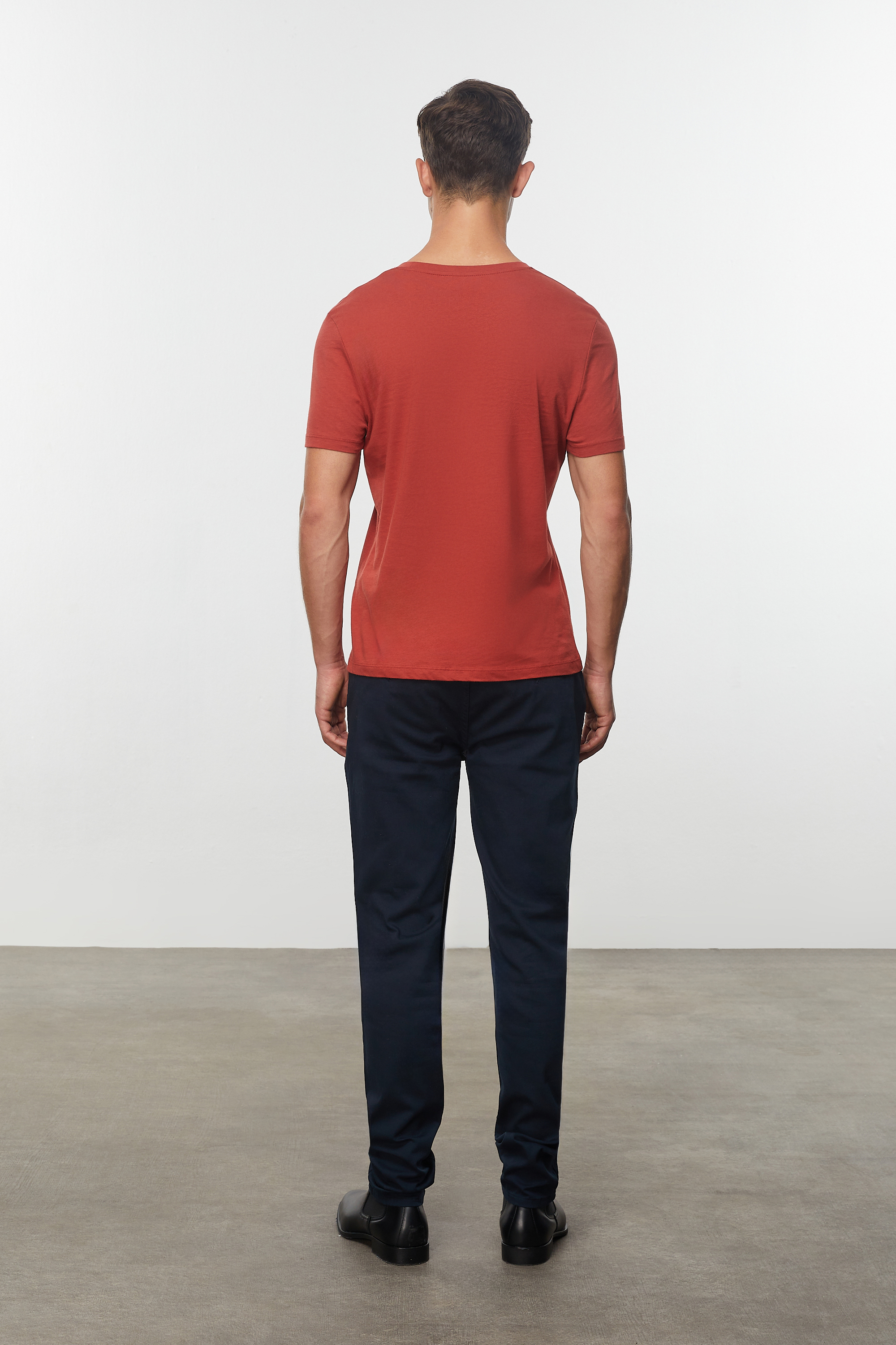 BİSİKLET YAKA KISA KOLLU T-SHIRT