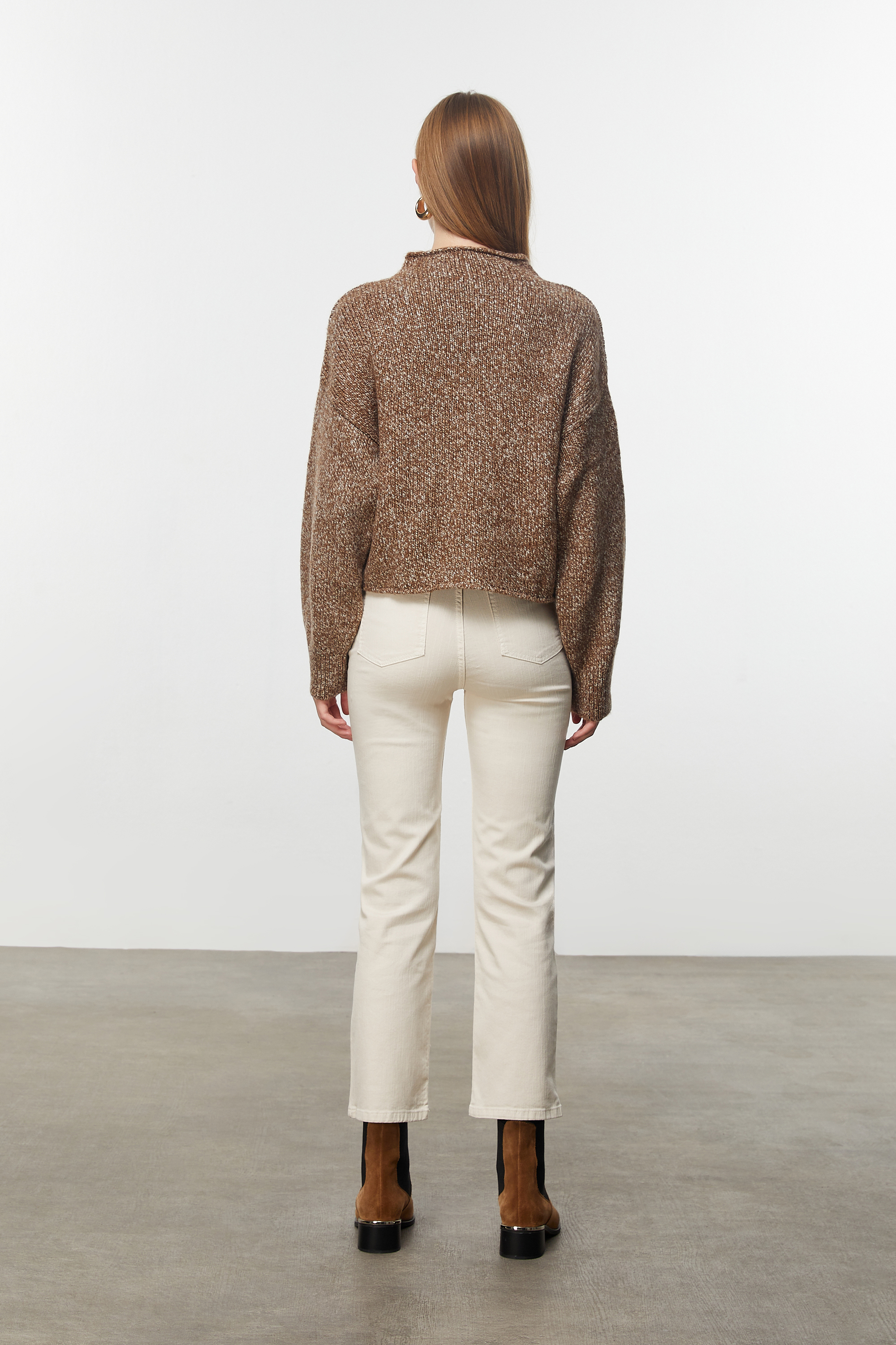 DİK YAKA TRİKO KAZAK